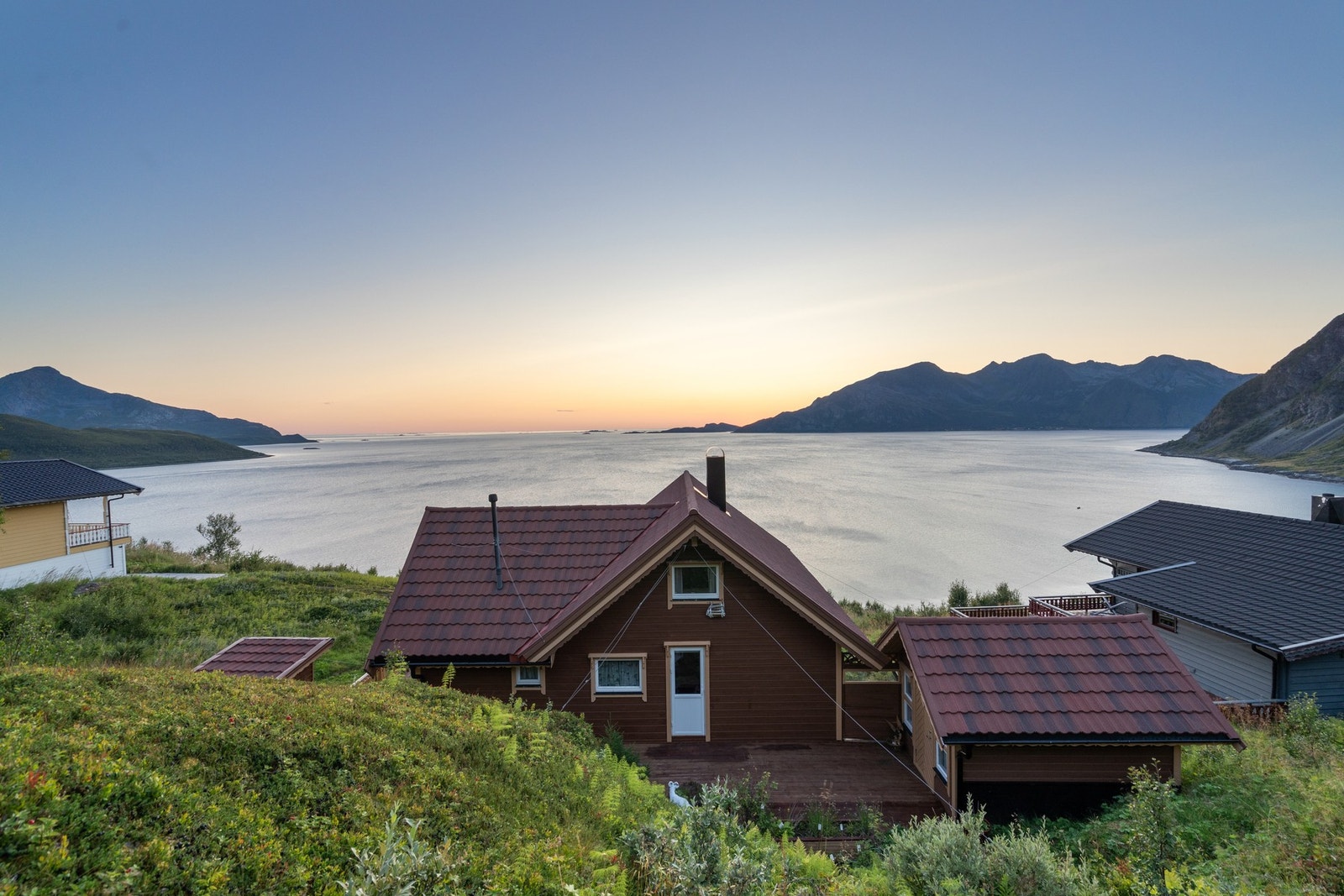 Eiendommen har en fantastisk solgang med unik solnedgang avslutningsvis. Galleribilde