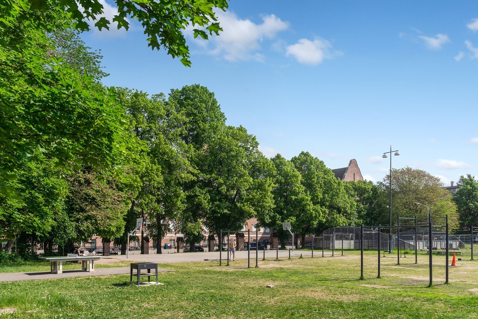 Sophus Bugges plass Galleribilde
