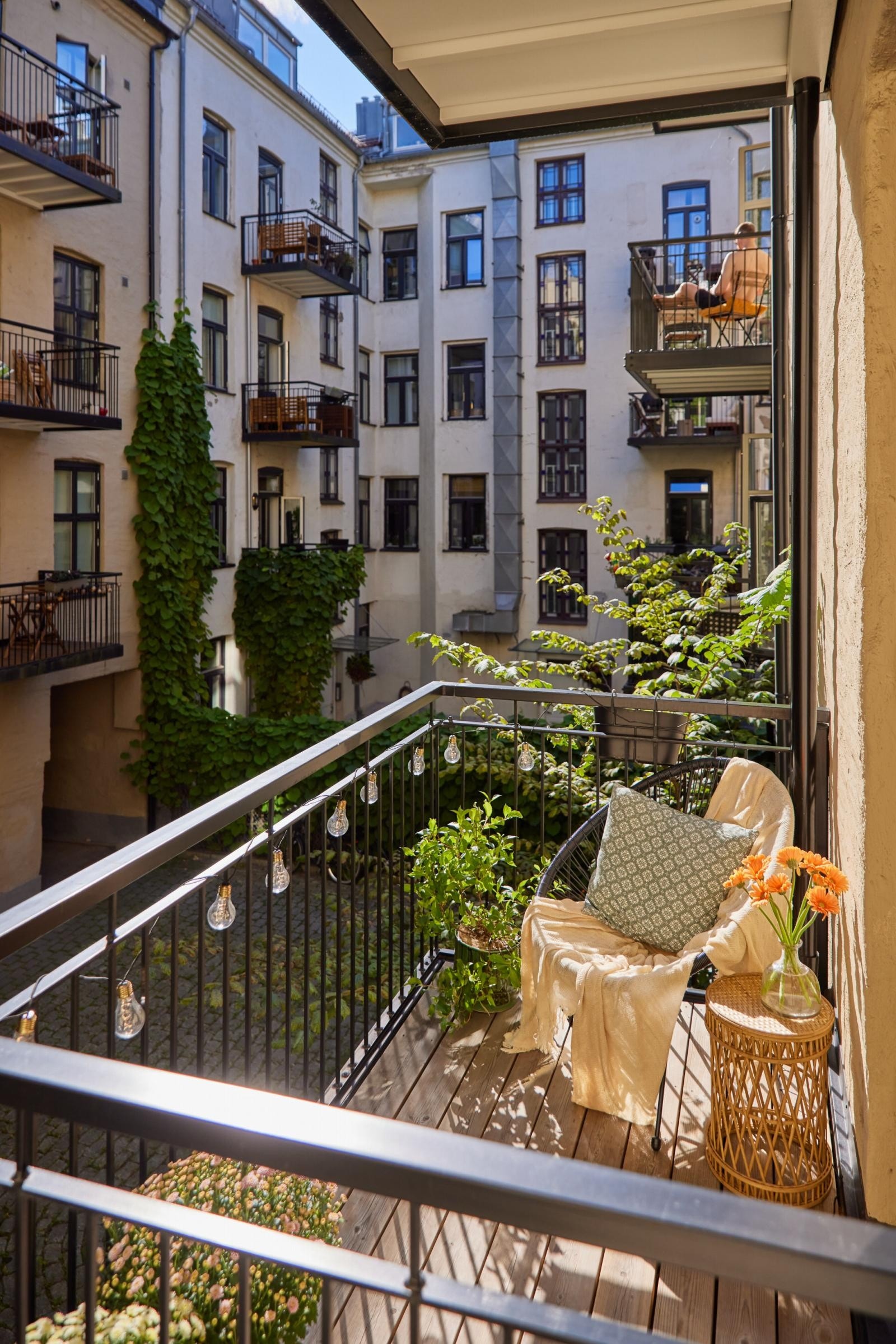 Her er det plass til diverse sittemøbler og el-/gassgrill om ønskelig. Galleribilde