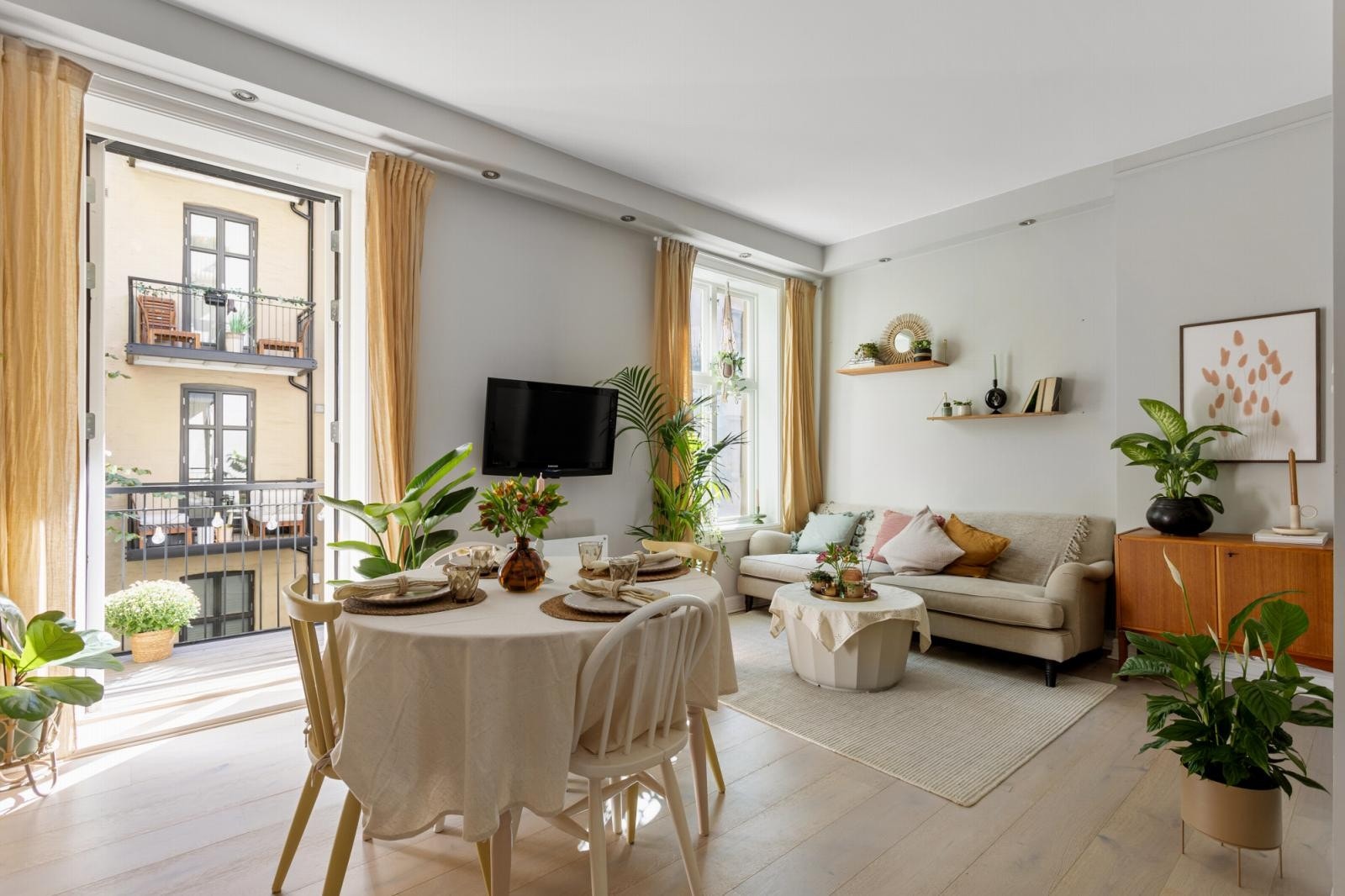 Boligen har en meget god planløsning, hvor man får gode rom og godt med oppbevaringsplass. Galleribilde