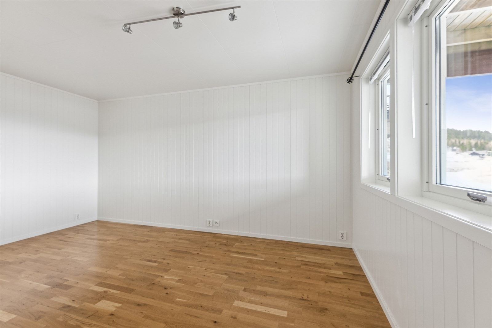 Kjellerstue /soverom i sokkel Galleribilde