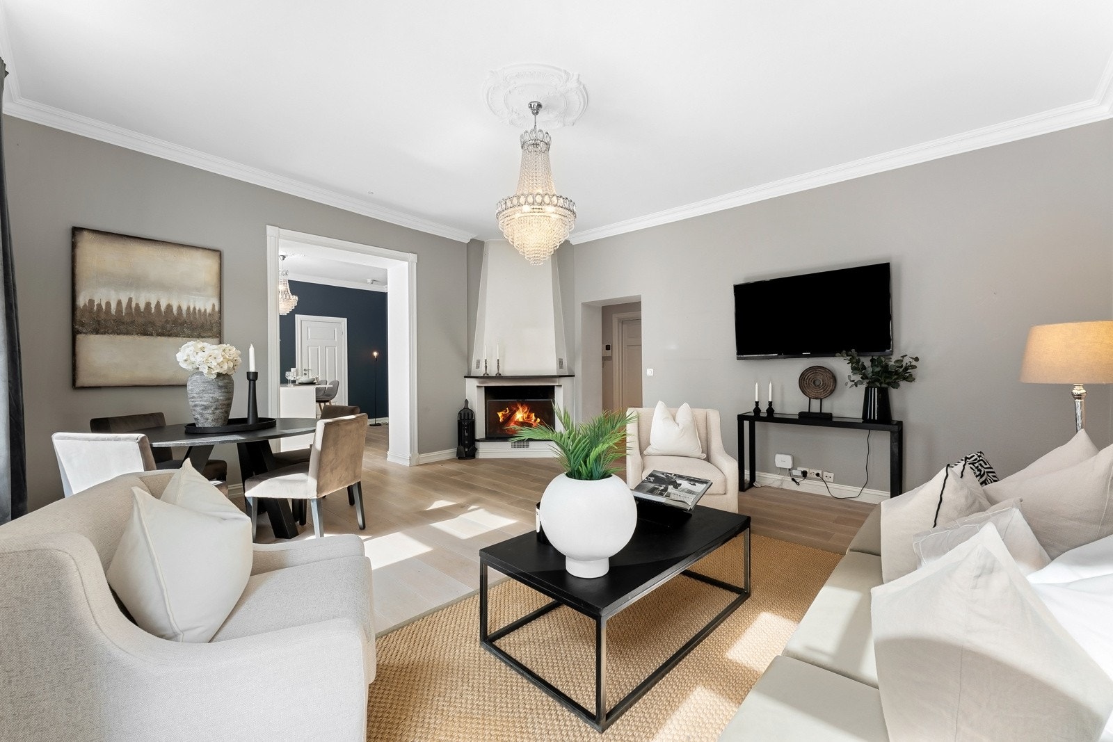 Her er det god plass til det du måtte ønske av møblement. Galleribilde