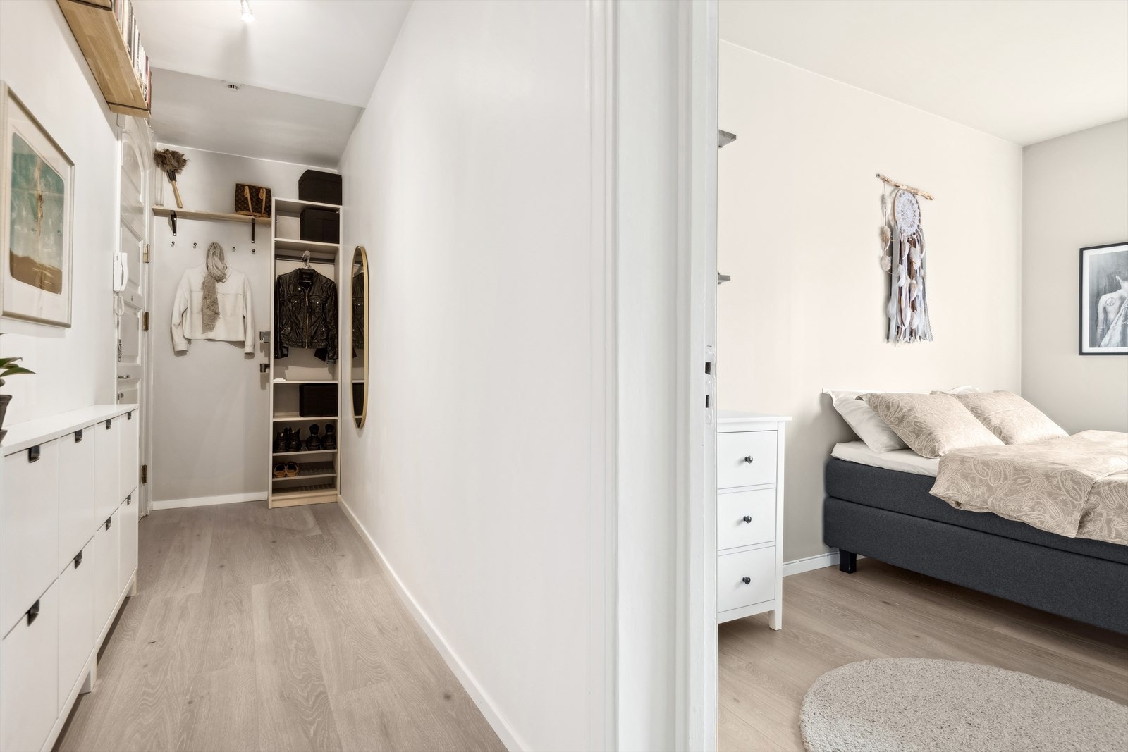 Stor entrè ønsker deg velkommen inn. Galleribilde