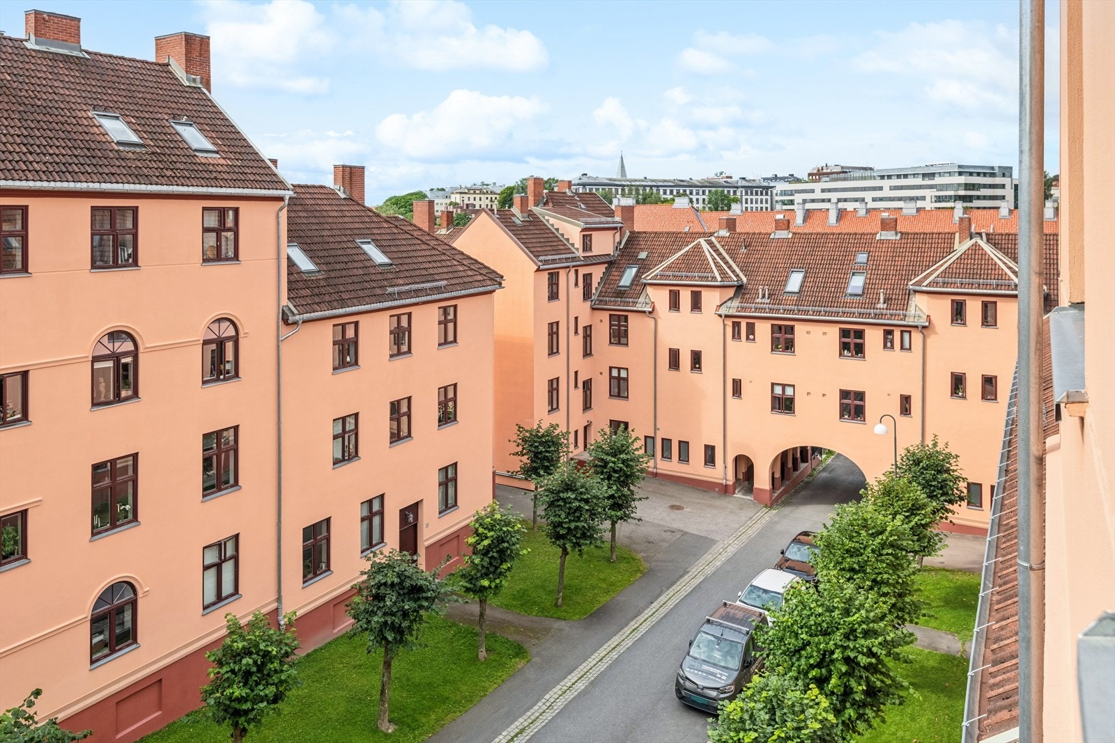 Leiligheten har en fantastisk beliggenhet på Sagene. Tilbaketrukket, men likevel sentralt. Galleribilde