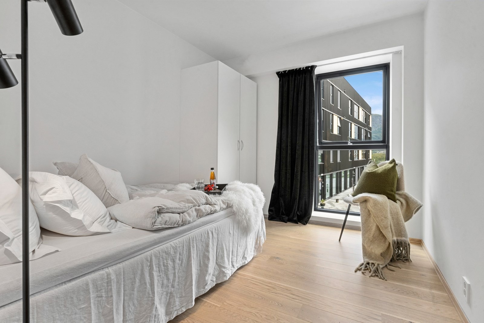Det andre soverommet har plass til enkeltseng og garderobeskap. Galleribilde