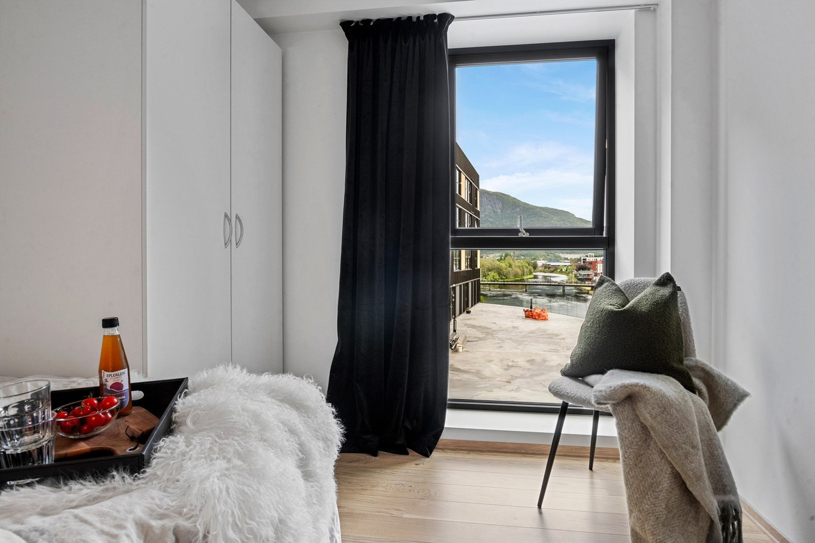 Utsikten fra leiligheten må oppleves på visning! Galleribilde