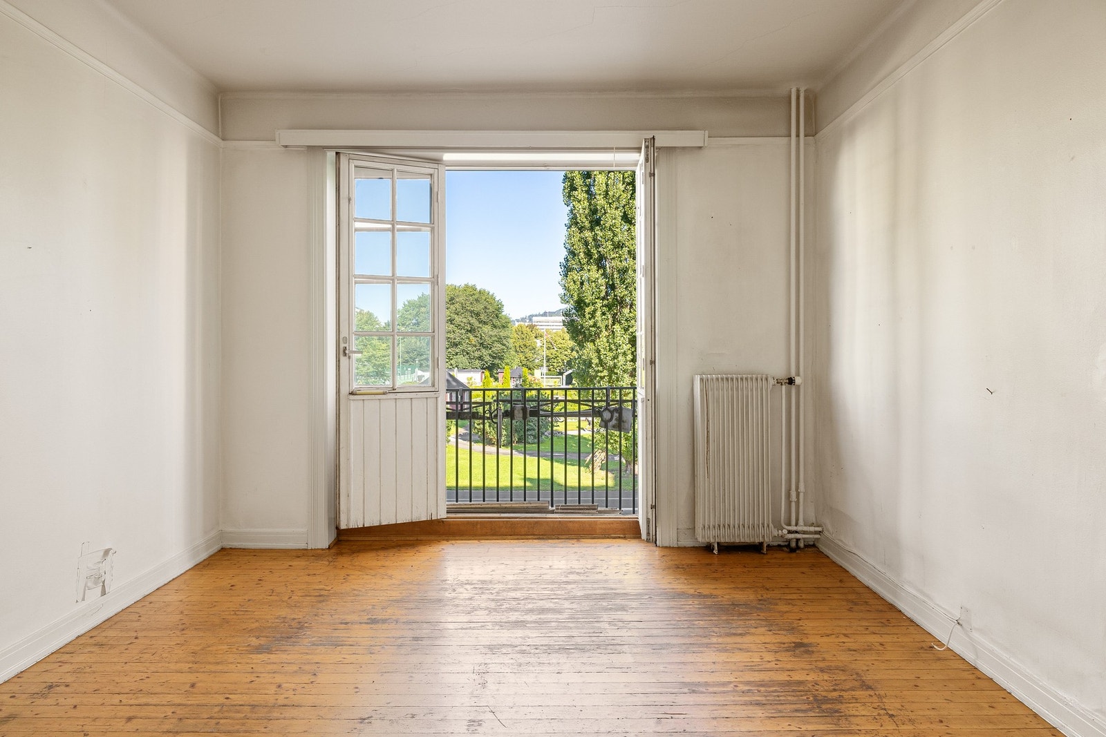 Det er to franske balkonger i boligen. Galleribilde