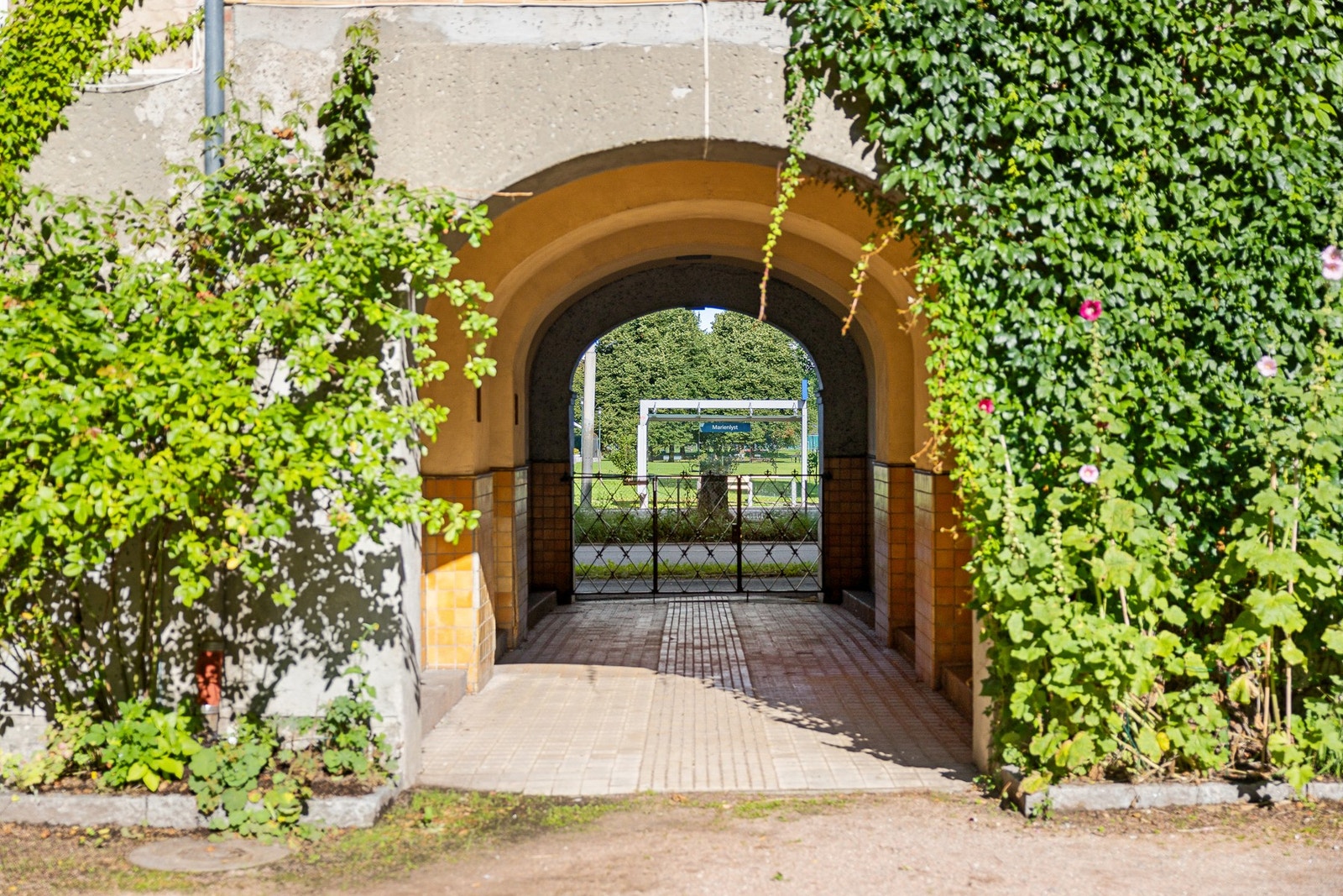 Jessenløkken er et boligkompleks på Fagerborg i Oslo, oppført i årene 1919 til 1922. Galleribilde