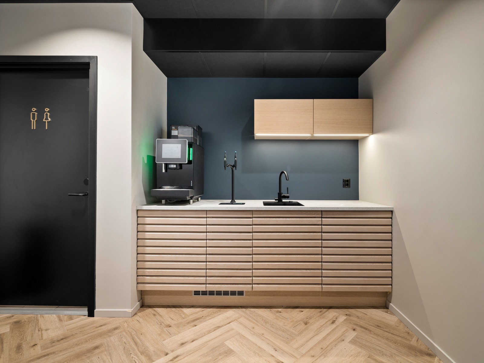 Fra eksisterende leietager, smarte små tekjøkken Galleribilde