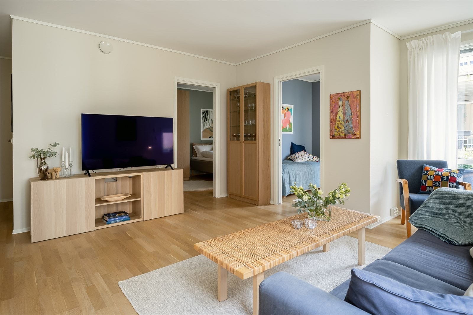 De lave månedlige felleskostnadene inkluderer blant annet tv, internett, og diverse vedlikehold/drift iht. regnskap. Galleribilde