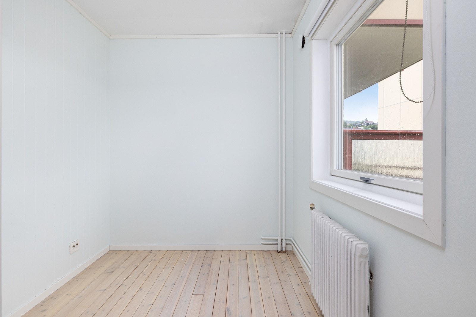 Plass til enkelt seng eller en liten dobbeltseng. Galleribilde