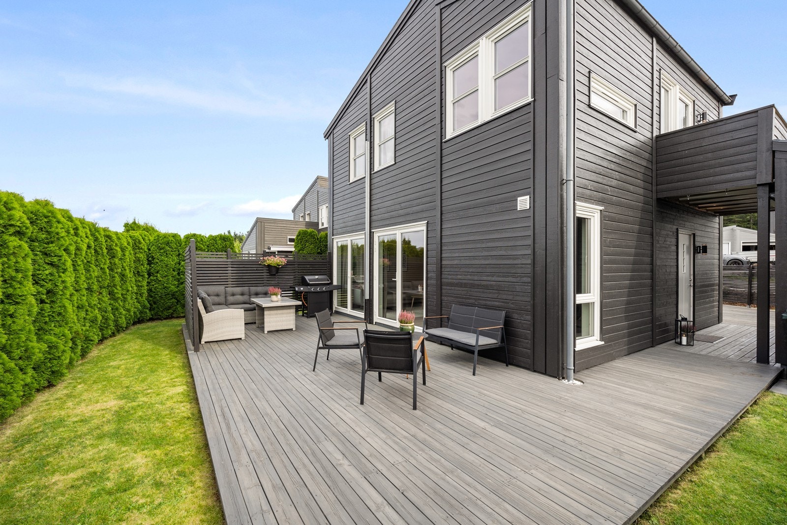 Hyggelige uteplasser på totalt ca 81 kvm Galleribilde