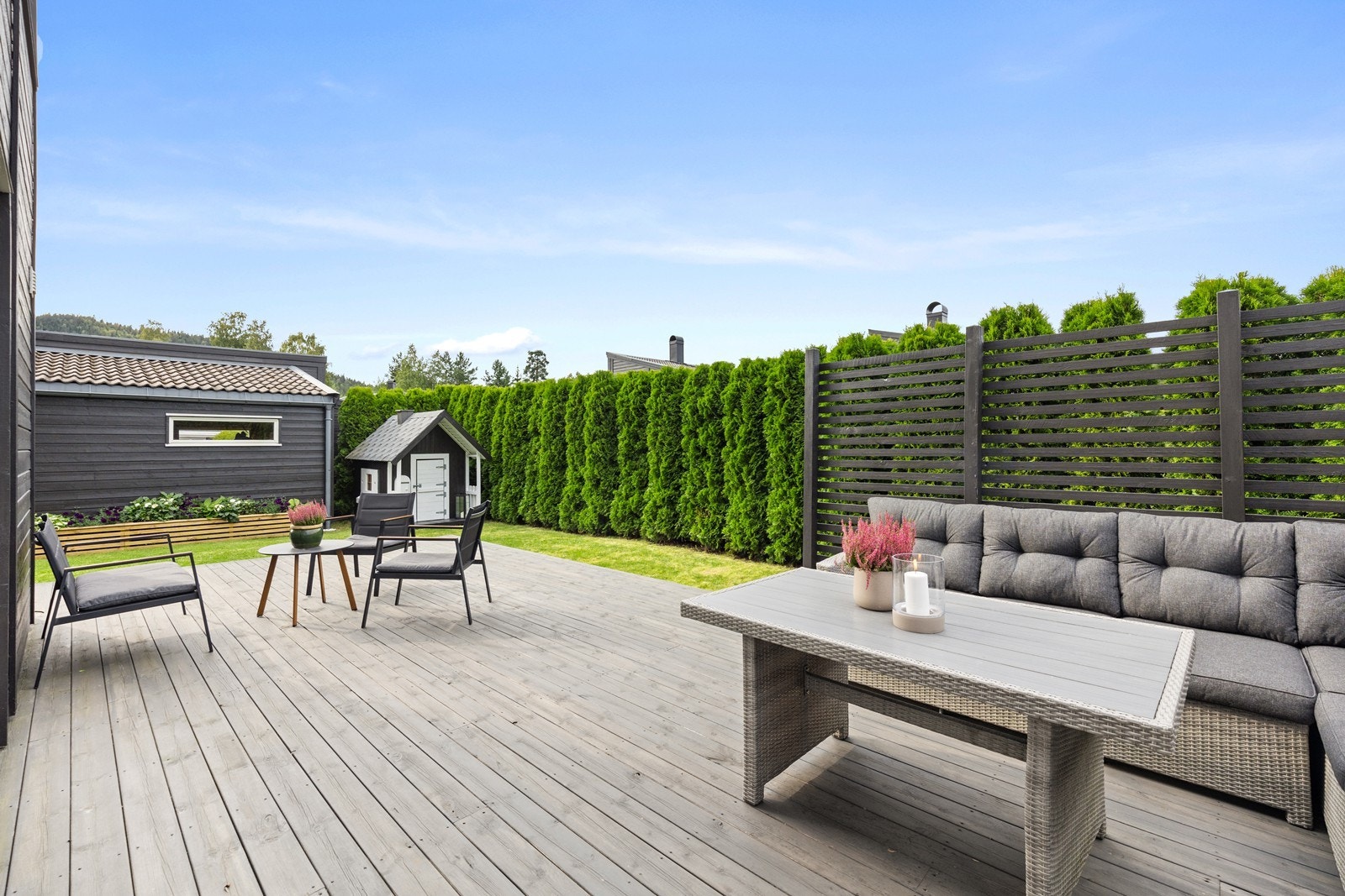 Her kan du nyte gode solforhold i skjermede omgivelser Galleribilde