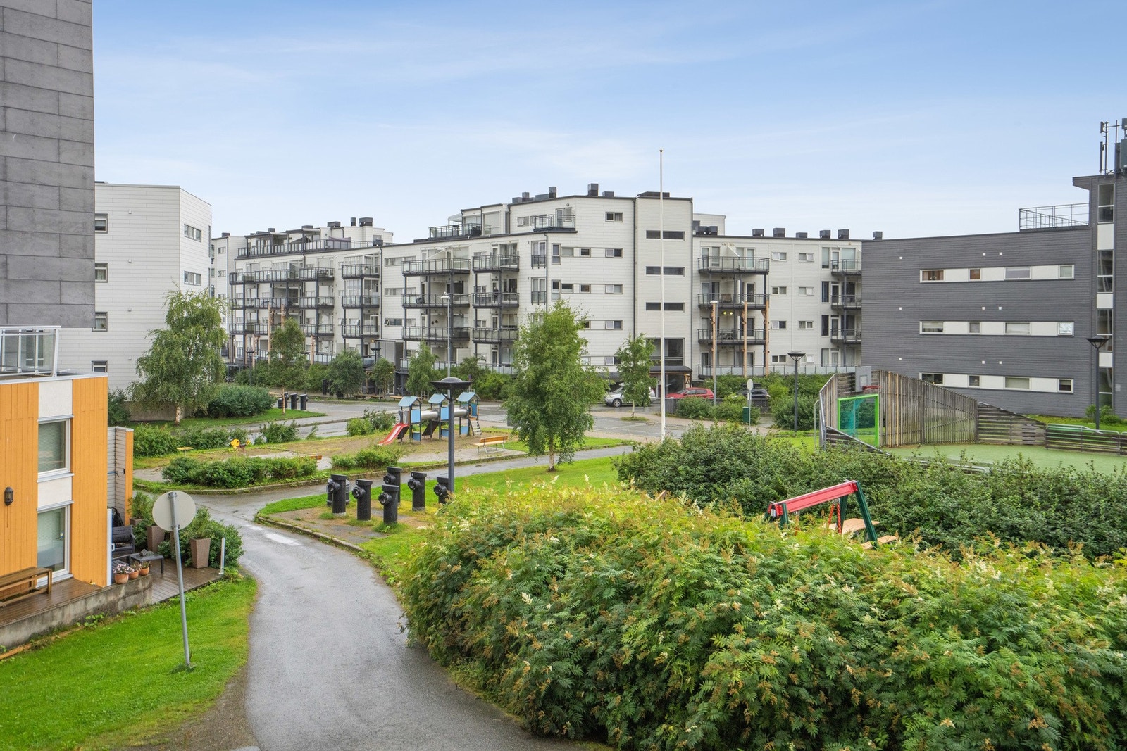 Det er også ei fin leilighet om man har hund, da man kan gå fine turer langs kaipromenaden på området Galleribilde