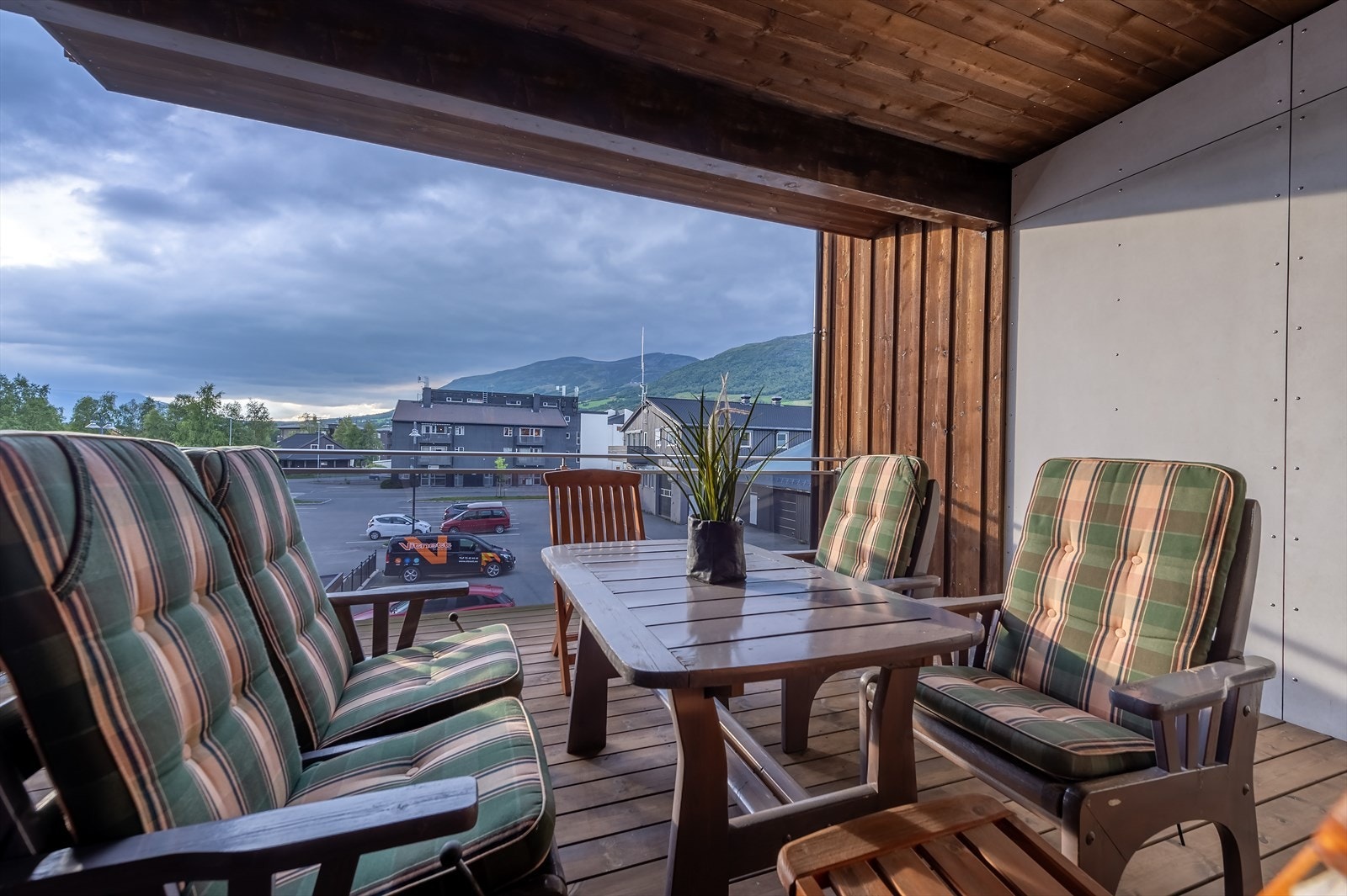 Takoverbygd veranda mot nordvest Galleribilde