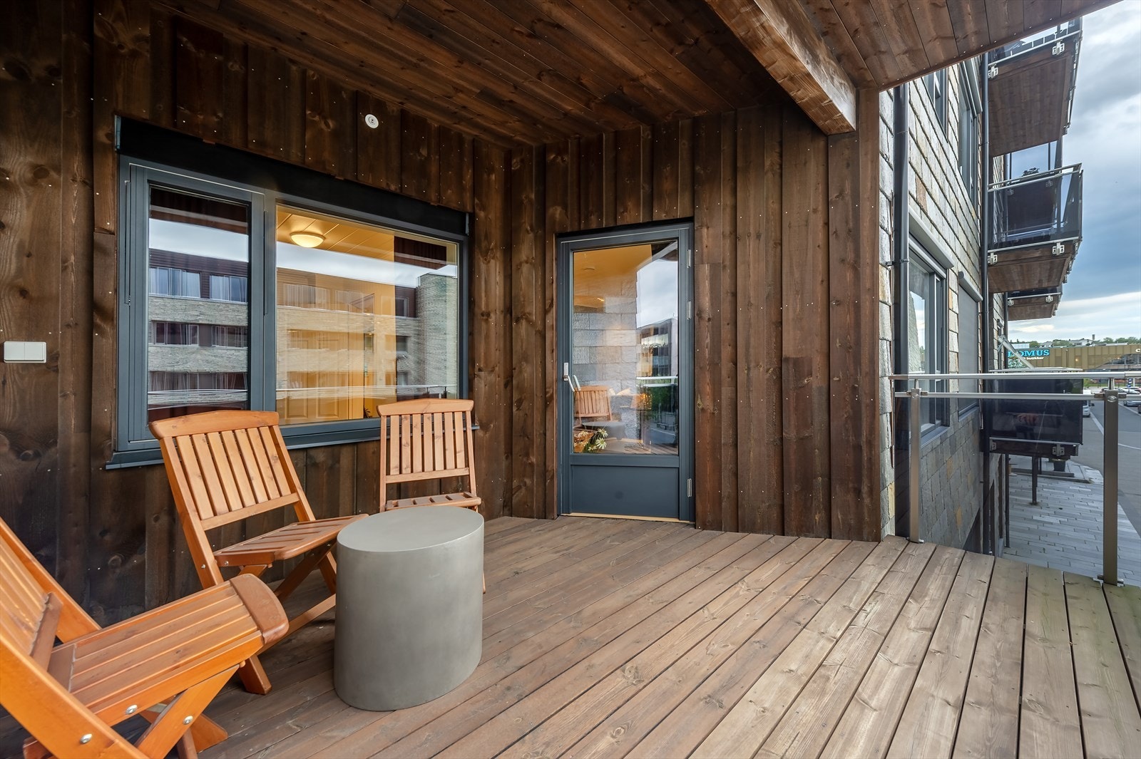 Takoverbygd veranda mot sørøst Galleribilde