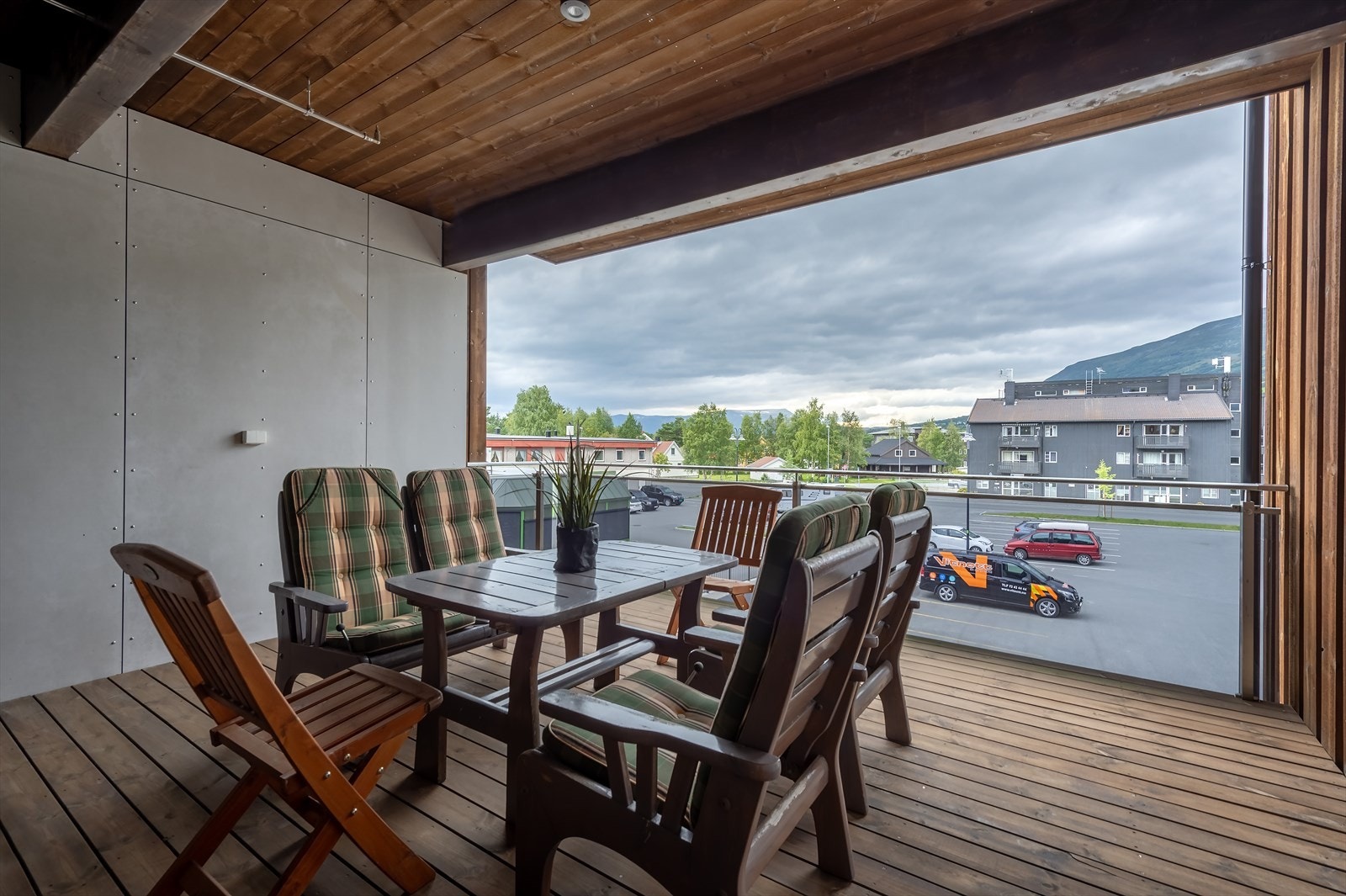 Takoverbygd veranda mot nordvest Galleribilde