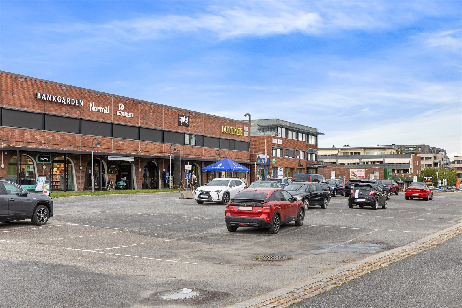 Kort vei til kjøpesenter. Galleribilde