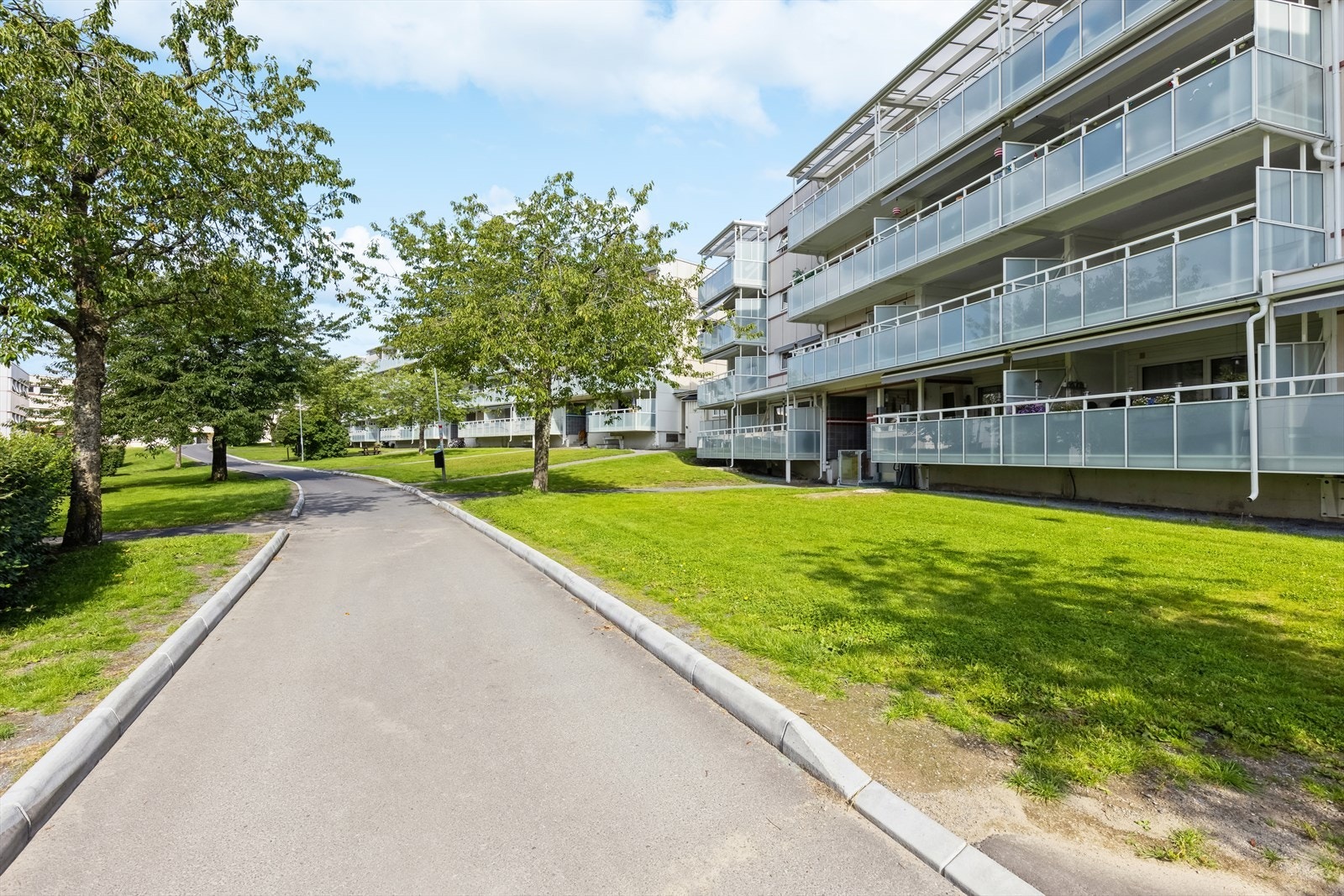 Borettslaget er velholdt og ryddig med egen, hyggelig vaktmester Galleribilde