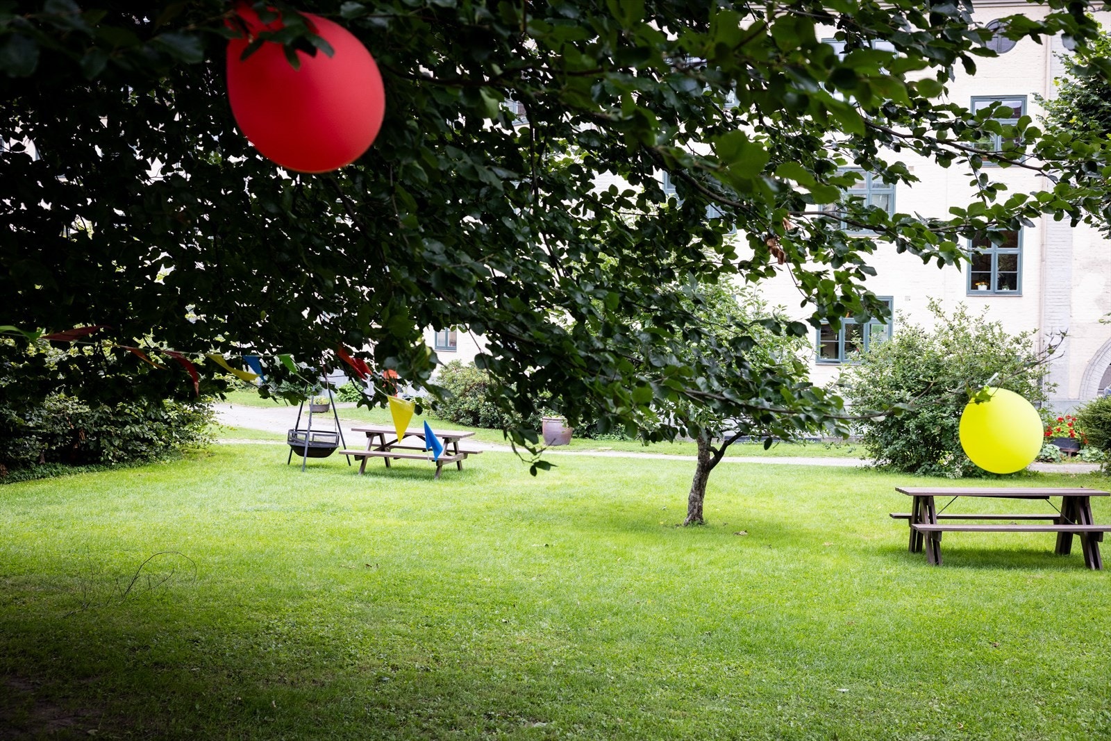 - Fellesområdene har flere sittegrupper - Galleribilde