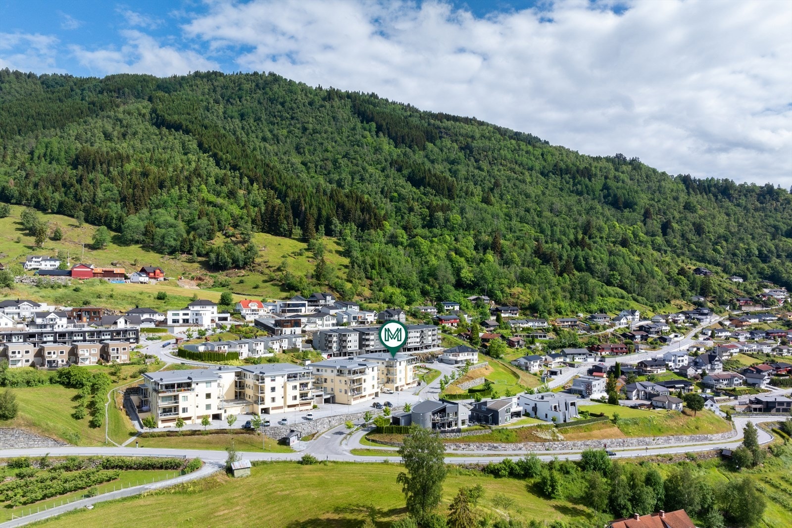 Fine turmoglegheitar i nærleiken med populære Bjedlastølen (609 moh) Nuken (919 moh) og til utsiktspunktet Skjeggen Galleribilde