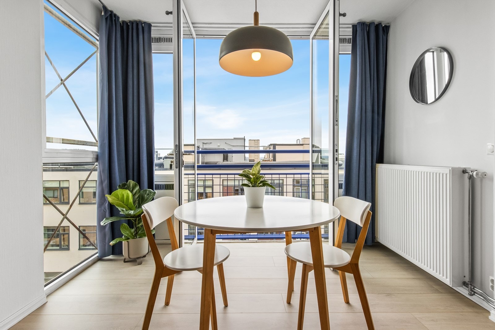 Her er det en fransk balkong som kan benyttes på varmere dager. Galleribilde