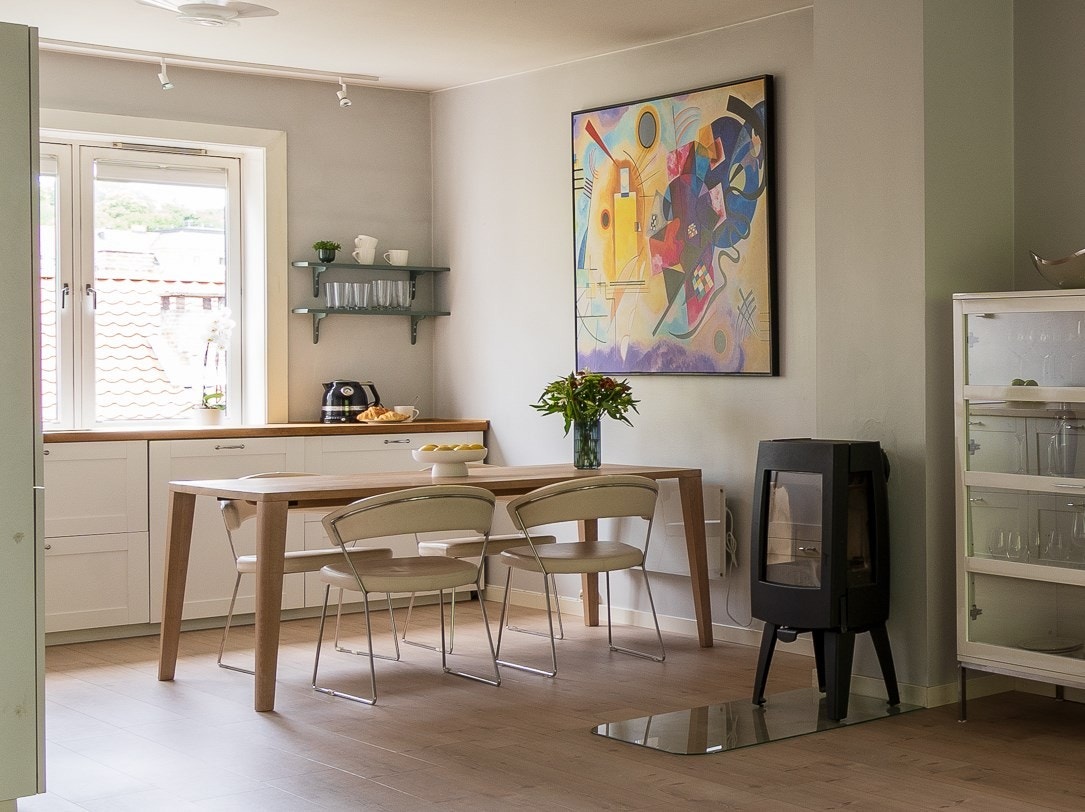 Her har du god plass til langbord hvor du kan invitere til hyggelige middagsselskaper. Galleribilde