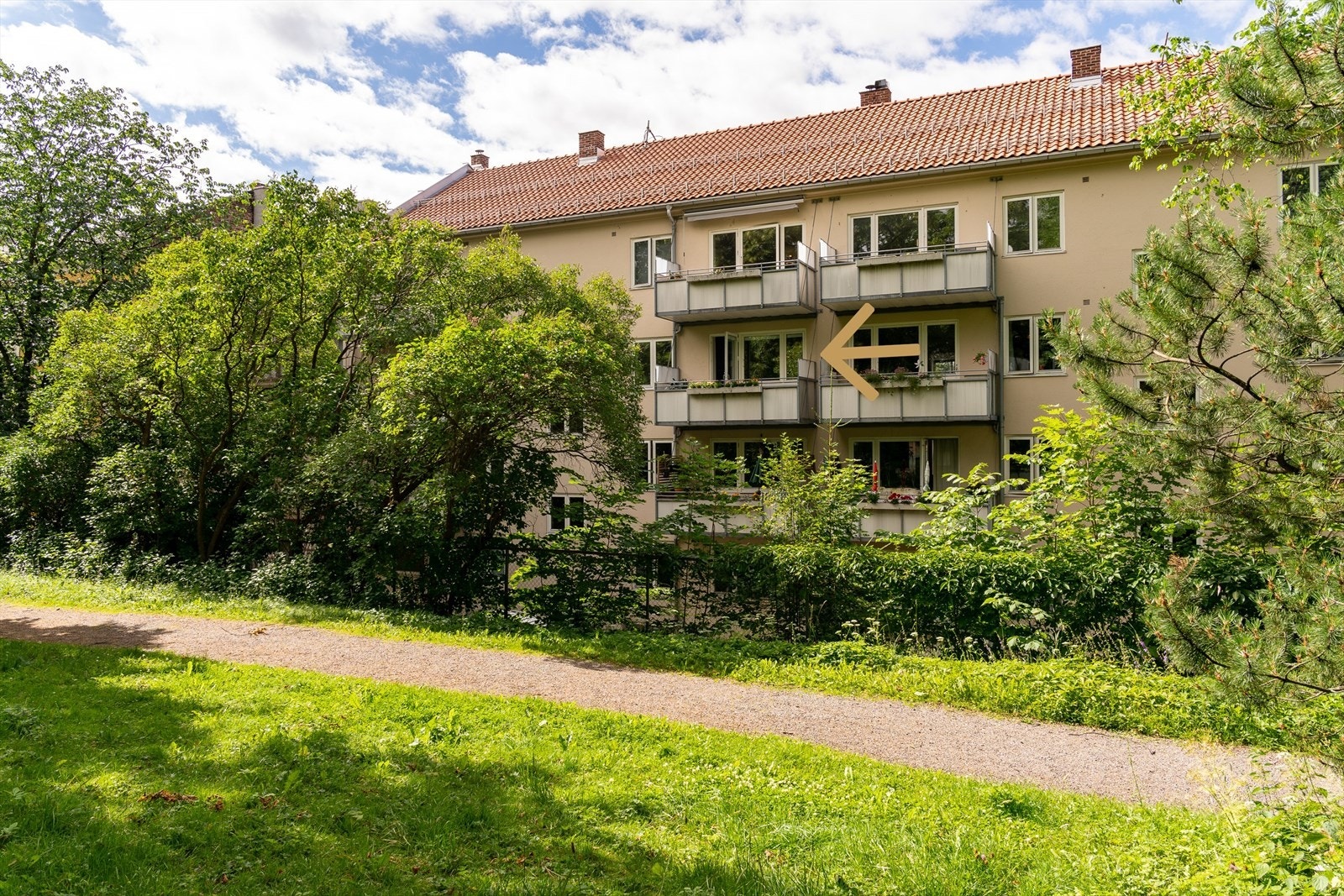 Her bor du med parken som nærmeste nabo og fantastisk utsikt fra alle boligens rom! Galleribilde