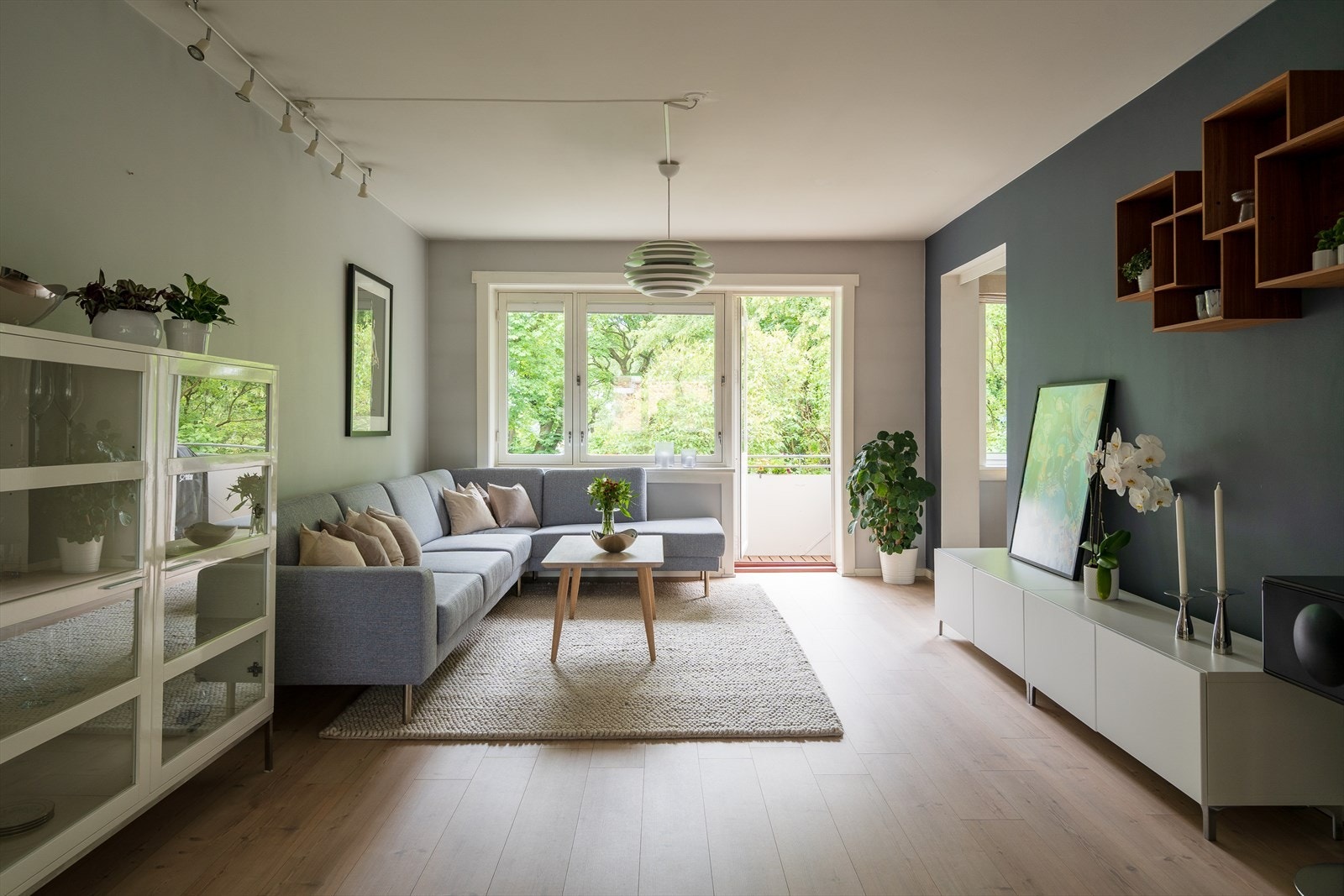 Boligen har nyere enstavs-gulv og nyere elektrisk anlegg. Galleribilde