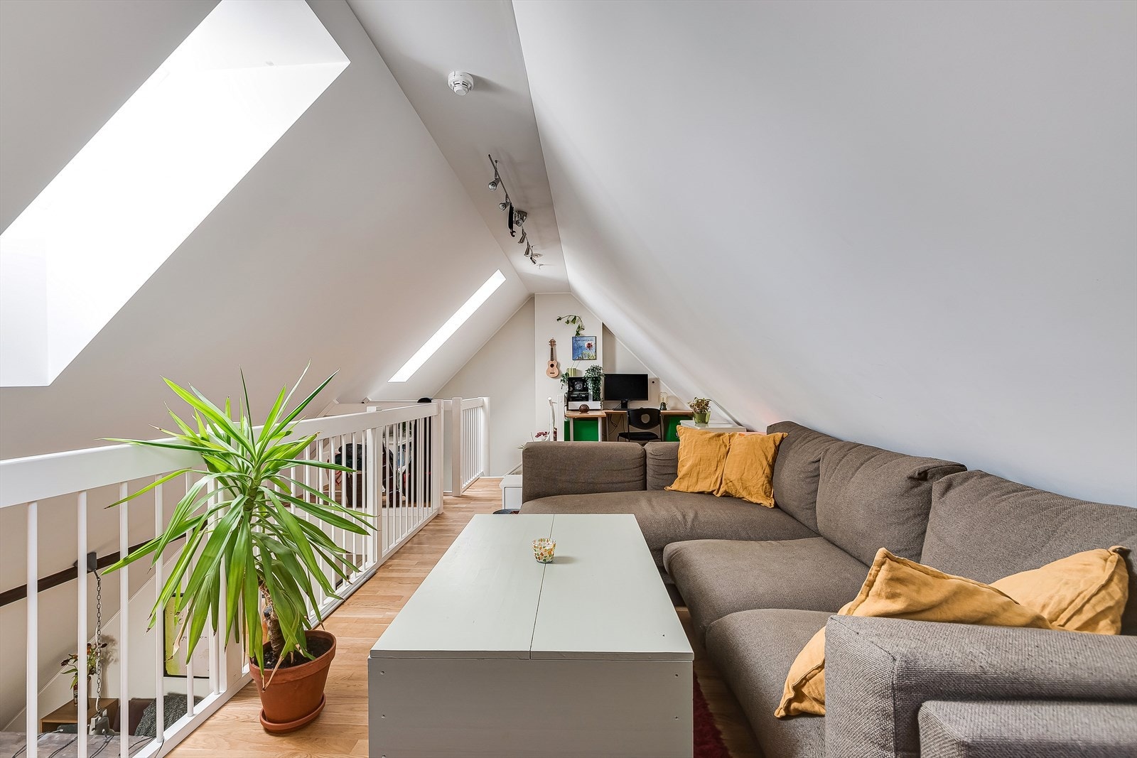 Loftstuen er perfekt dersom du ønsker å trekke deg litt unna, eller barna har gjester på besøk. Galleribilde