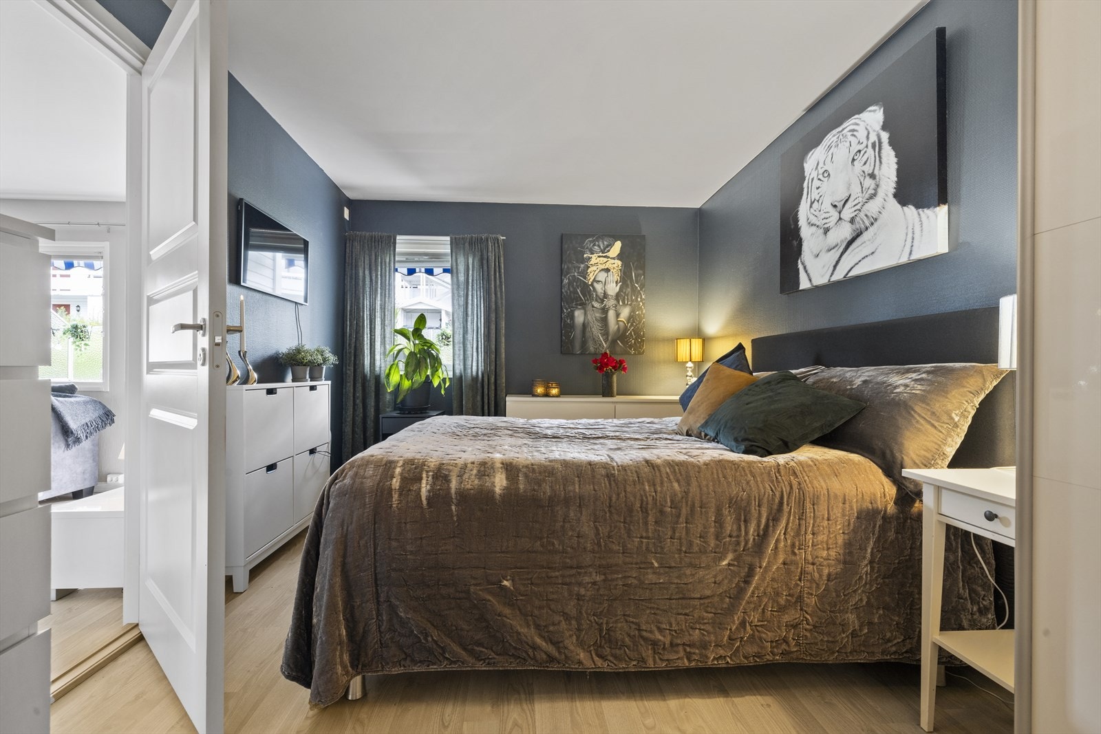 Stort hovedsoverom med god plass til dobbeltseng. Galleribilde