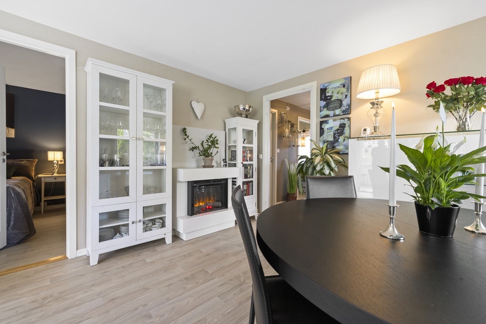 Den elektriske peisen medfølger ikke i handelen. Galleribilde