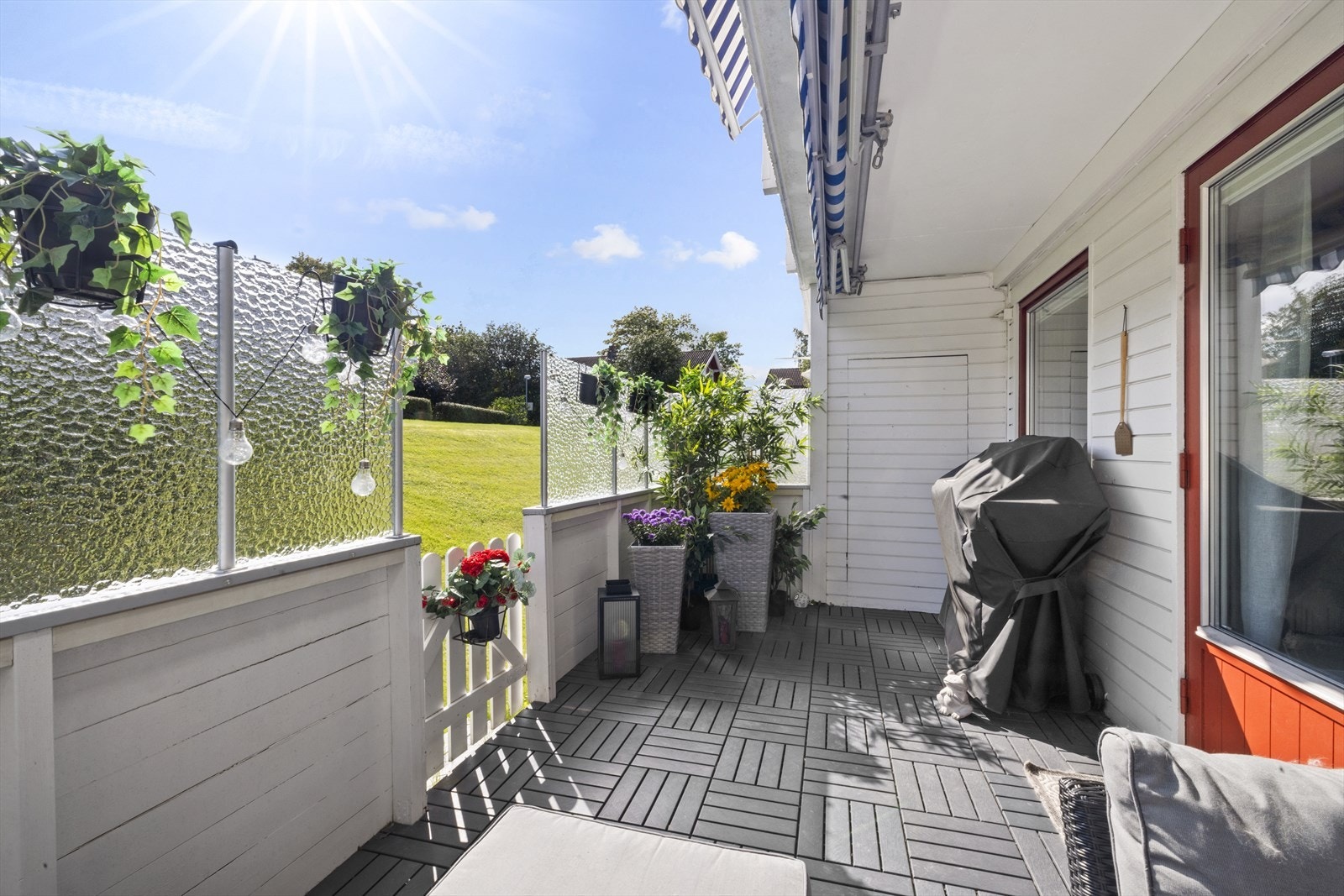 Koselig seniorleilighet (55+) i 1.etasje, godt beliggende i attraktivt borettslag. Galleribilde