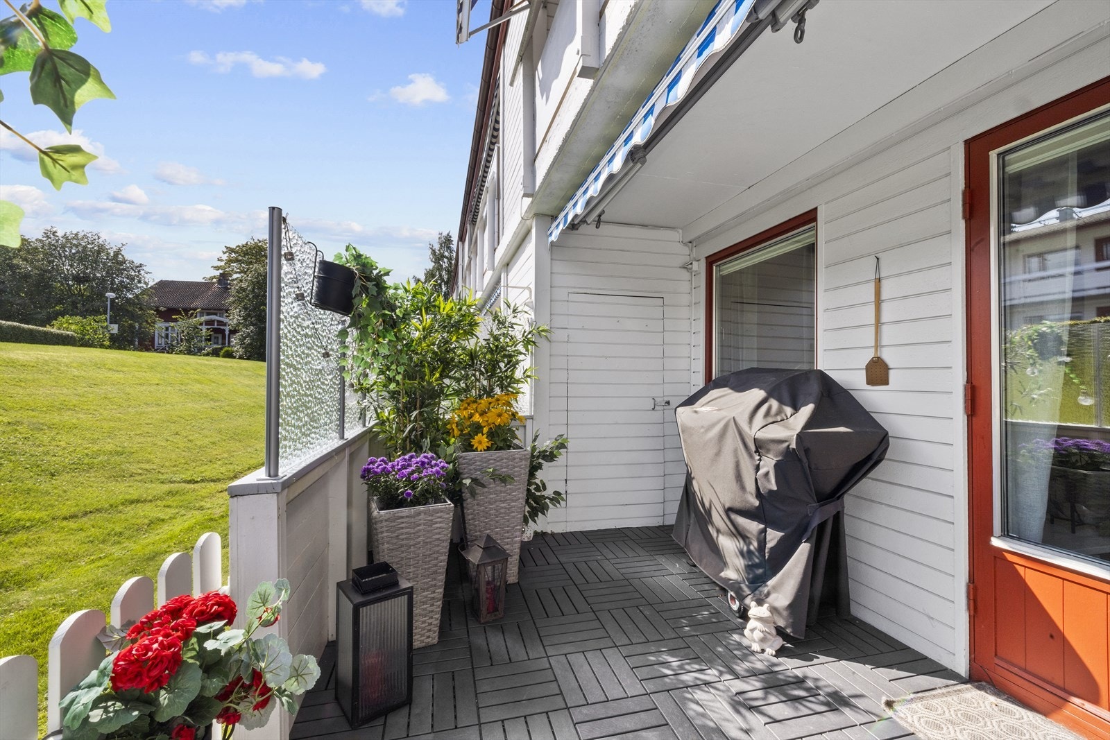 Det medfølger en utebod på terrassen ved stuen på ca. 1,75 kvm, Galleribilde