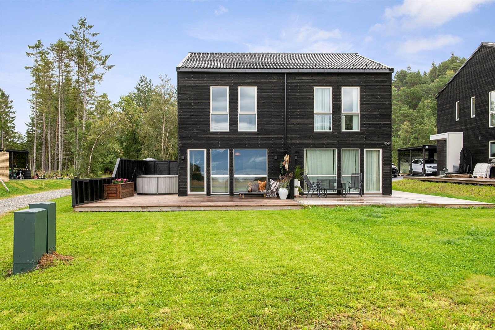 Fasade og hage mot vest Galleribilde