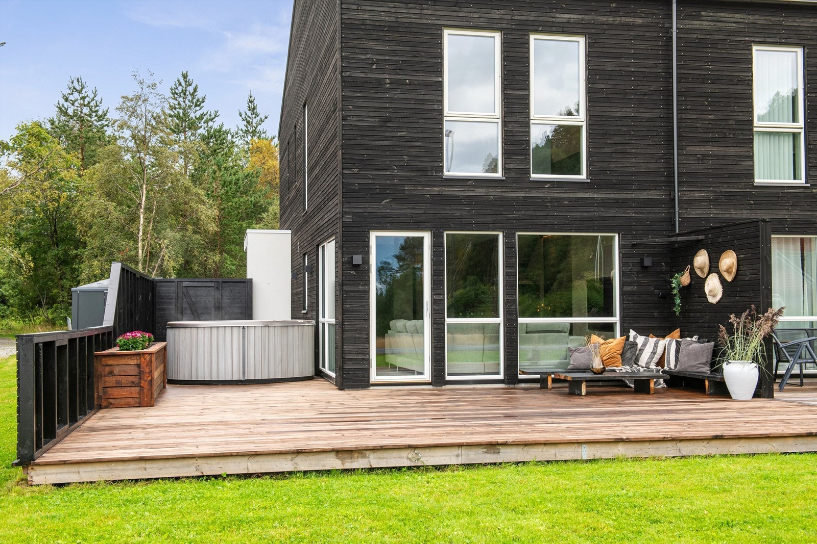 Markterrasse med tilkomst til hage Galleribilde