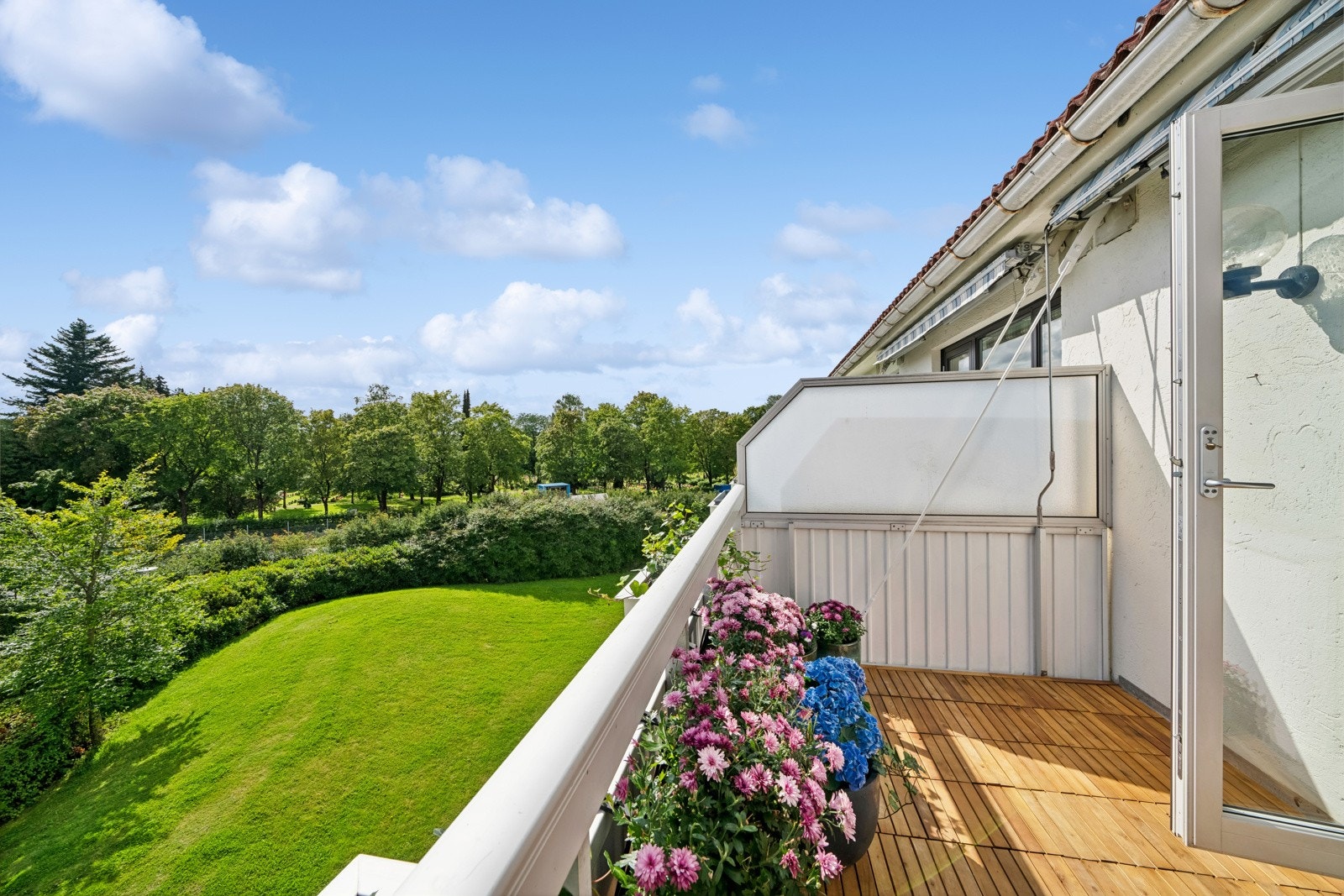 Usjenert balkong Galleribilde