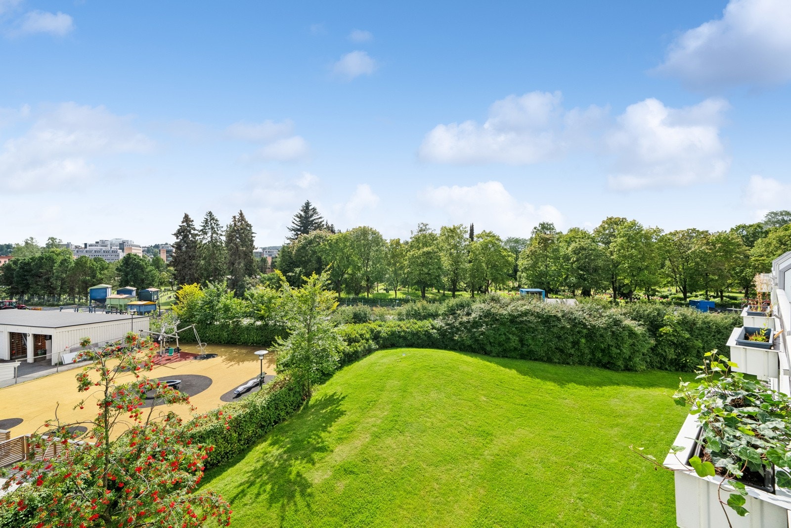 Utsikt fra balkong Galleribilde