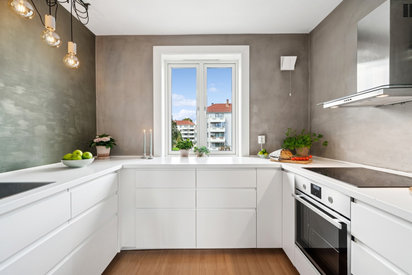 Lekkert kjøkken fra 2017. Velkommen på visning i Agmund Bolts vei 16! Galleribilde