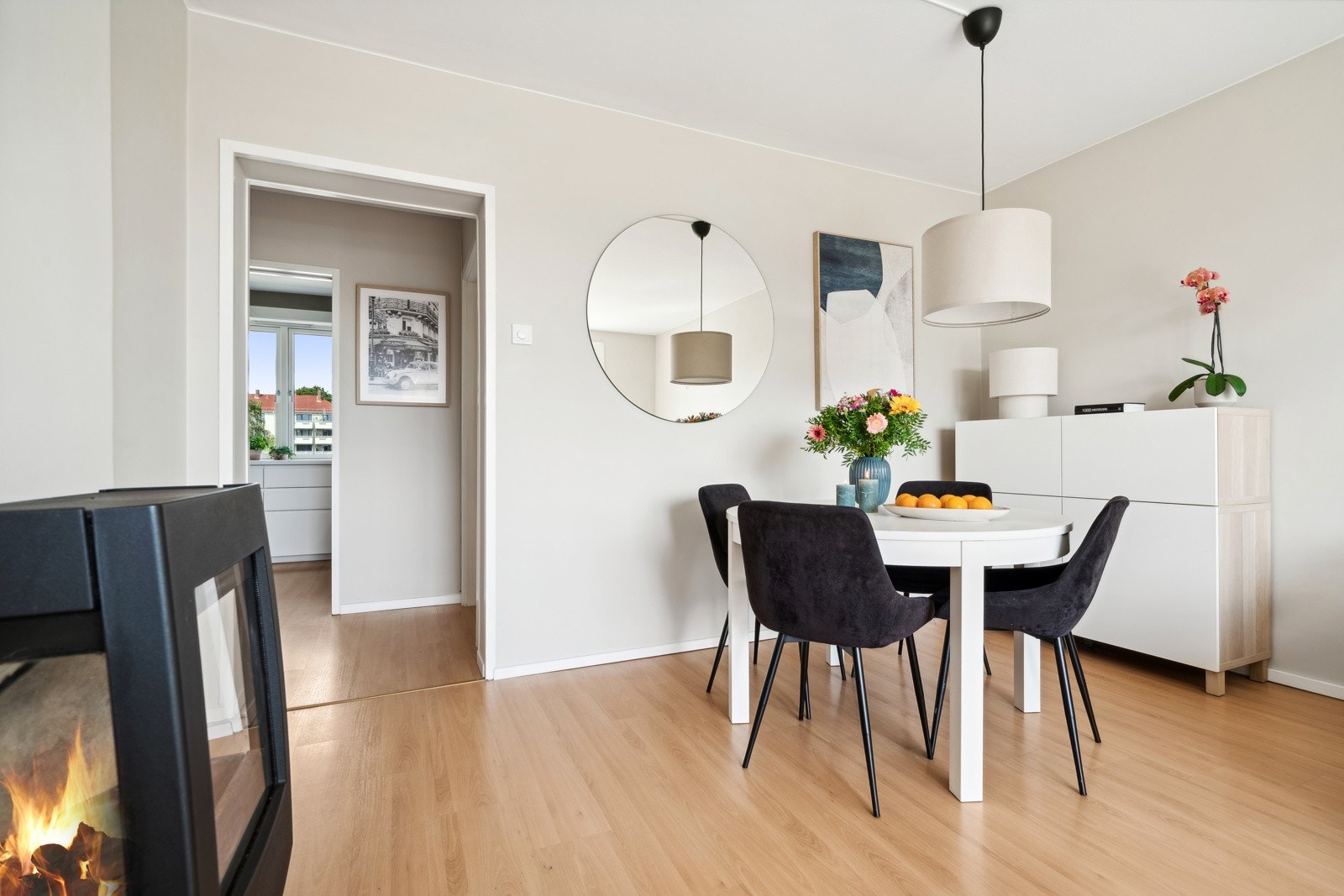 Stue med gog plass til spiseplass Galleribilde