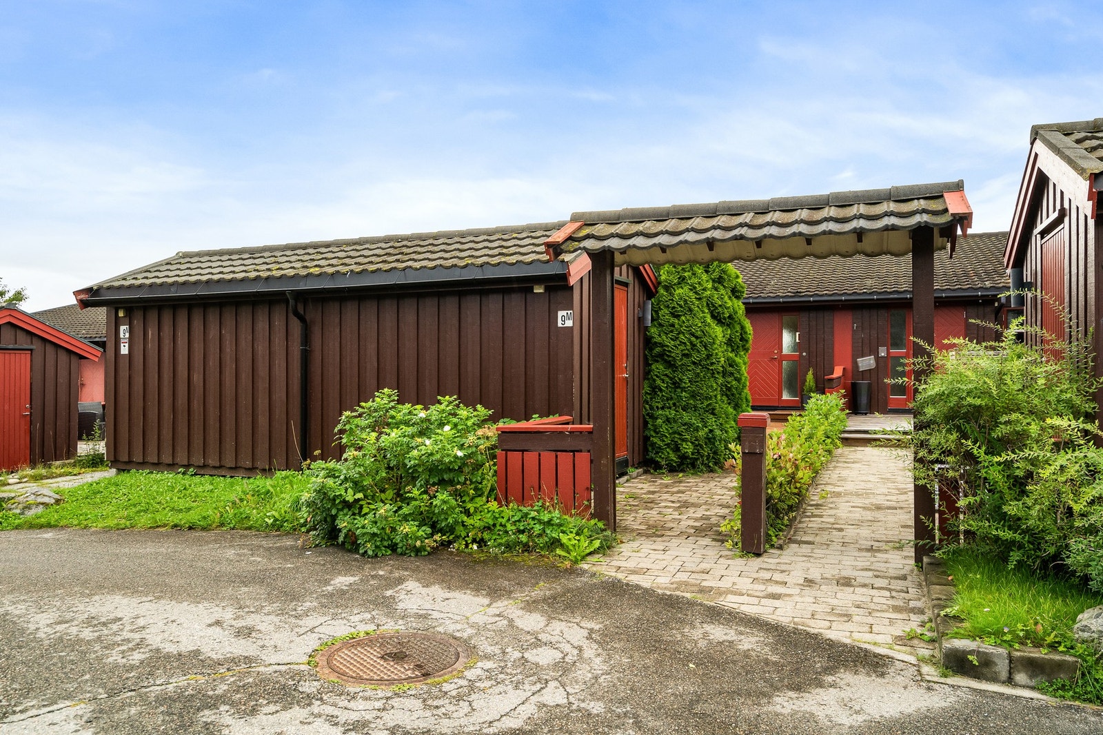 Boligen ligger fint til i et rolig og familievennlig boligområde. Galleribilde