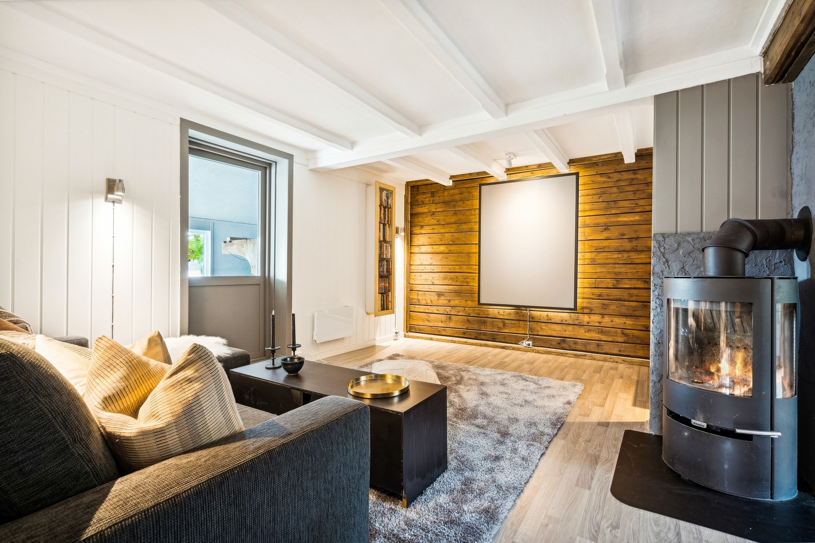 Husets elektriske anlegg er rehabilitert i perioden 2013 - 2018 og sist i 2022 på kjøkkenet. Galleribilde