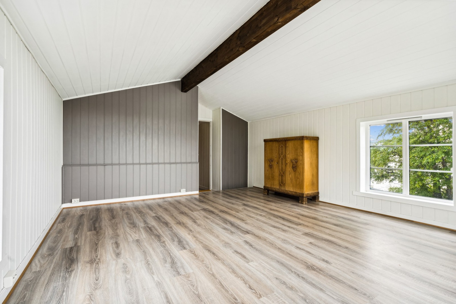 Loftet har et samlet areal på ca. 43 m². Galleribilde