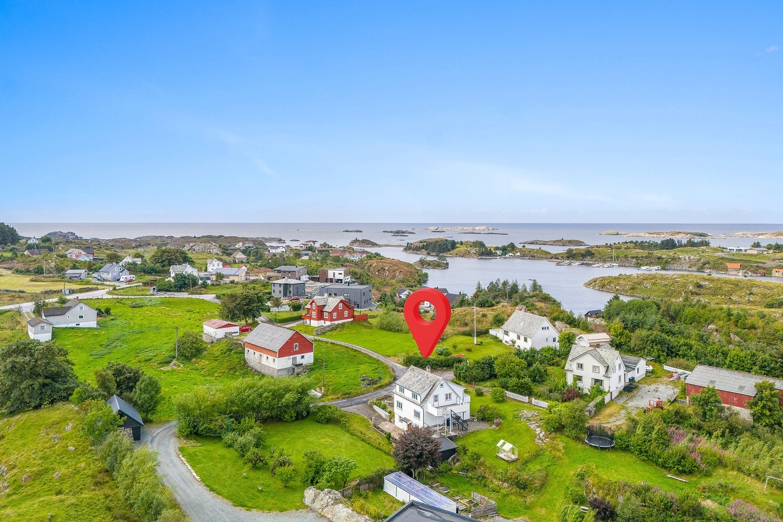 Velkommen til Strandavegen 5 - Presentert av Eiendomsmegler Vest v/Ørjan Stokka. Galleribilde