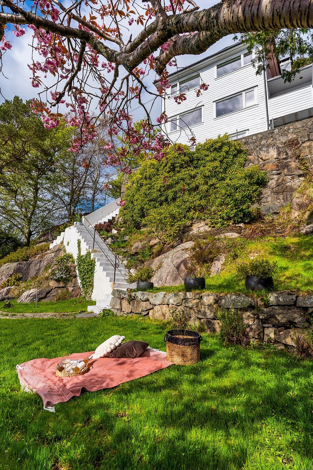 Det er en svært sentral beliggenhet - samtidig som man får en følelse av å være på landet. Galleribilde