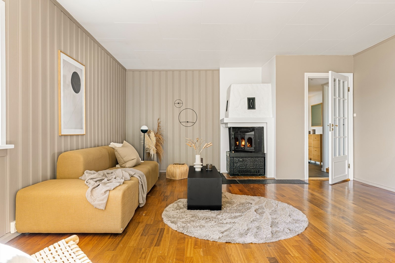 Stuen er på 30m² med god plass til å innrede med ønsket møblement. Galleribilde