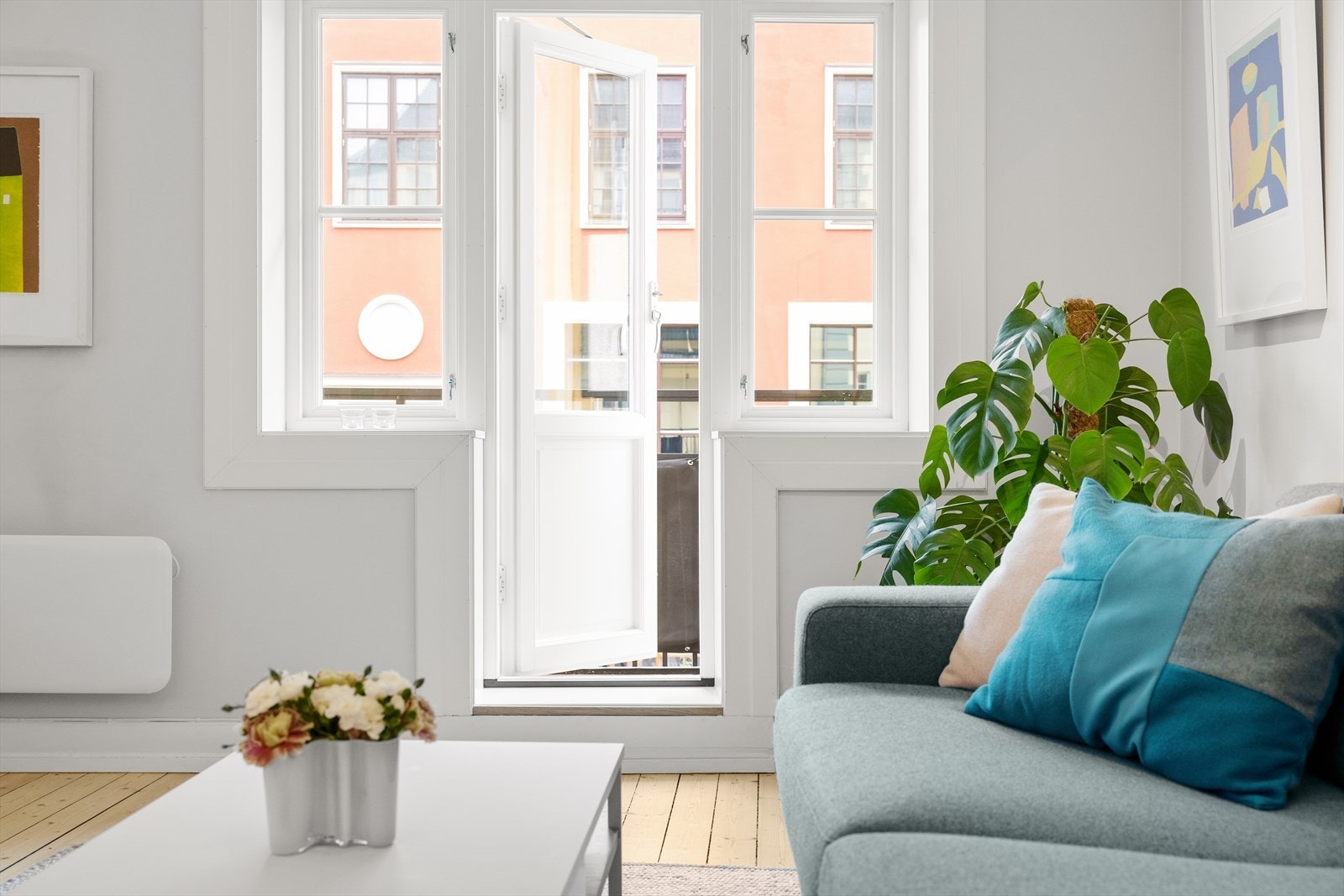 Bredbånd er inkludert i felleskostnadene, som er på kr 5 130,- per måned. Galleribilde