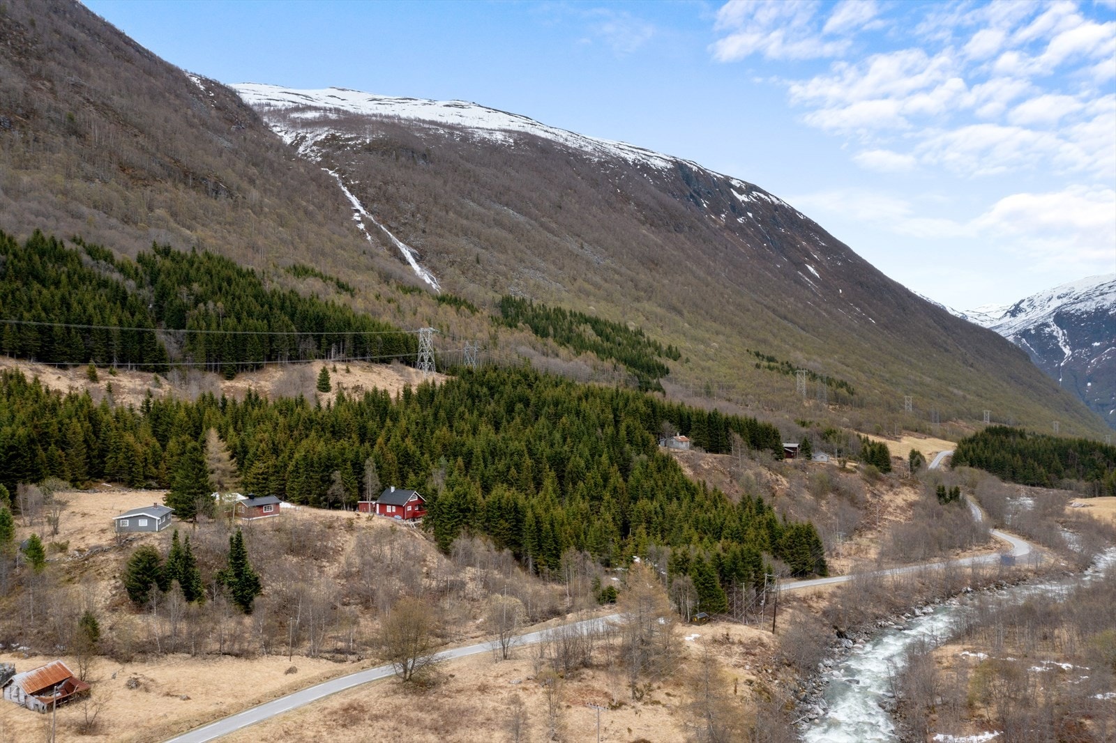 Det er svært gode solforhald ved hytta Galleribilde