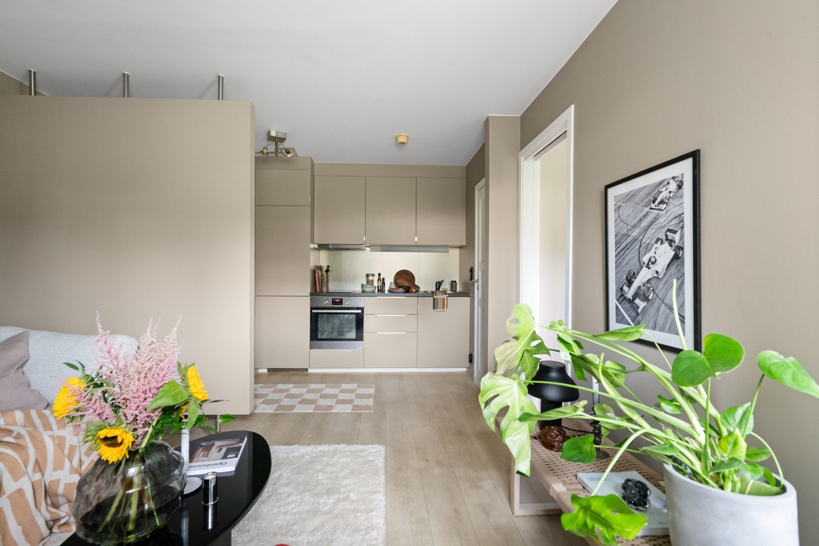 En lekker og arealeffeketiv 2-roms selveierleilighet på Grünerløkka. Dette er det perfekte kjøpet for å etablere seg i boligmarkedet! Galleribilde