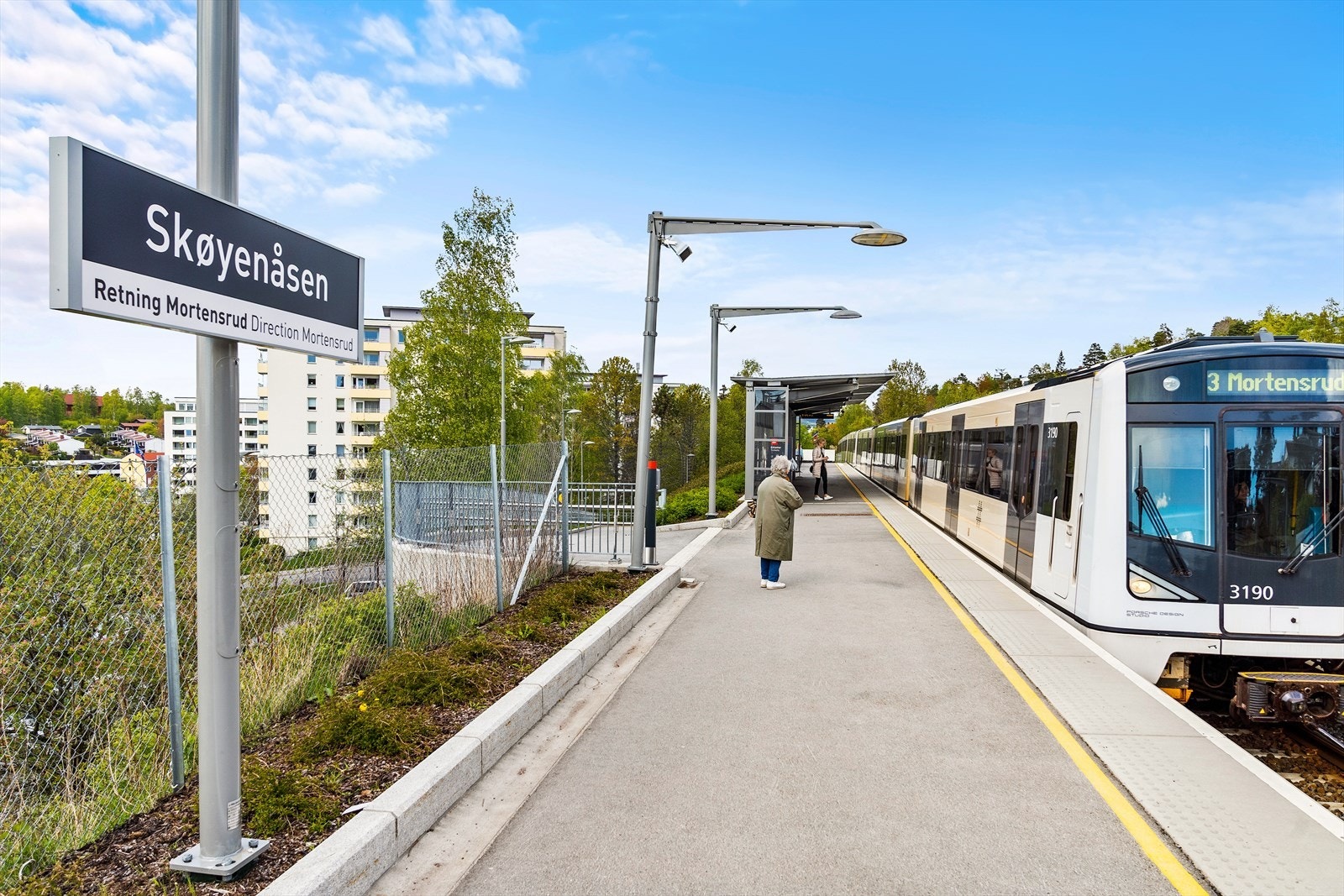 Skøyenåsen T-bane ligger ca. 5 minutters gange fra boligen. Galleribilde